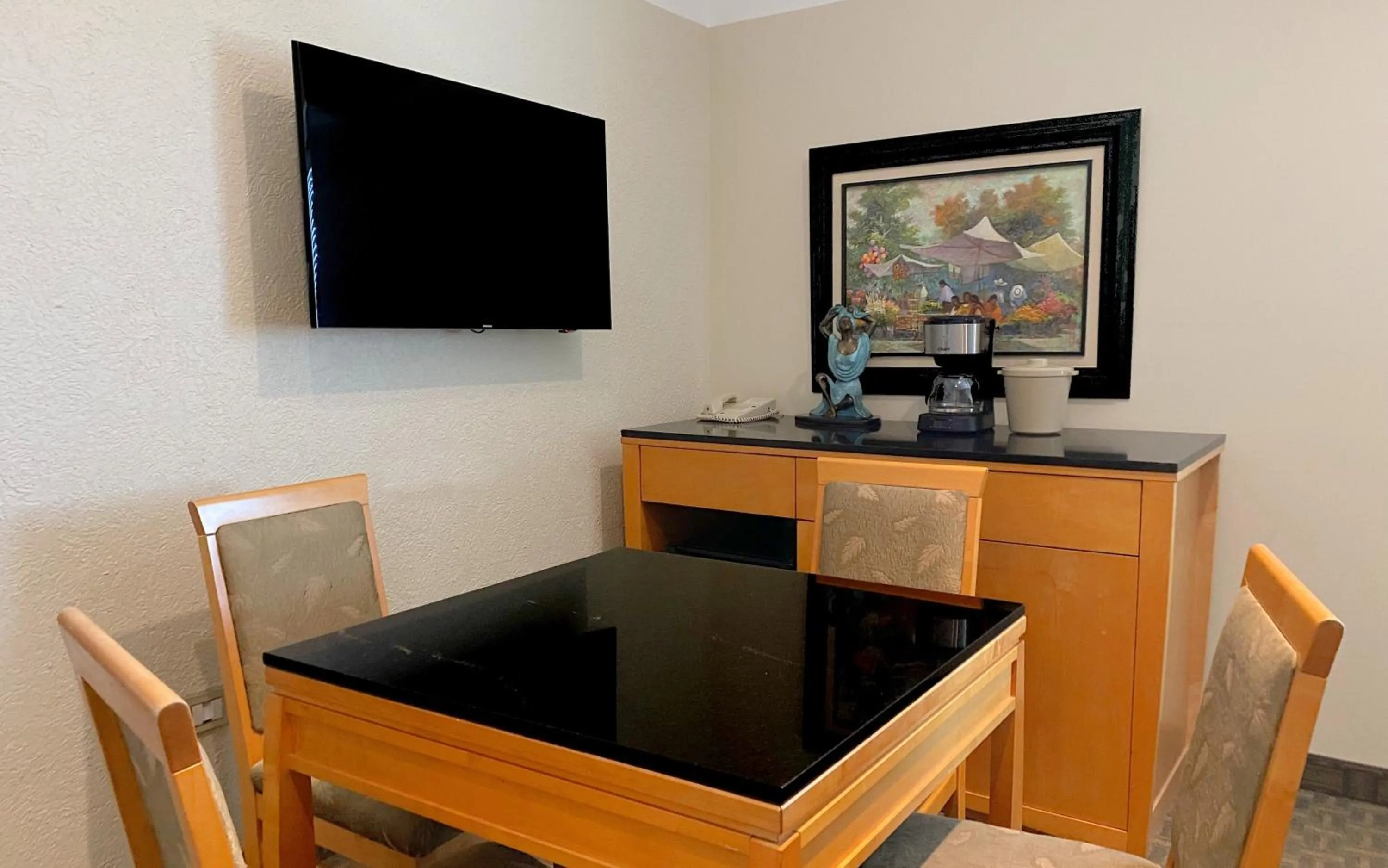 Photo of the whole room in Holiday Inn Cuernavaca by IHG