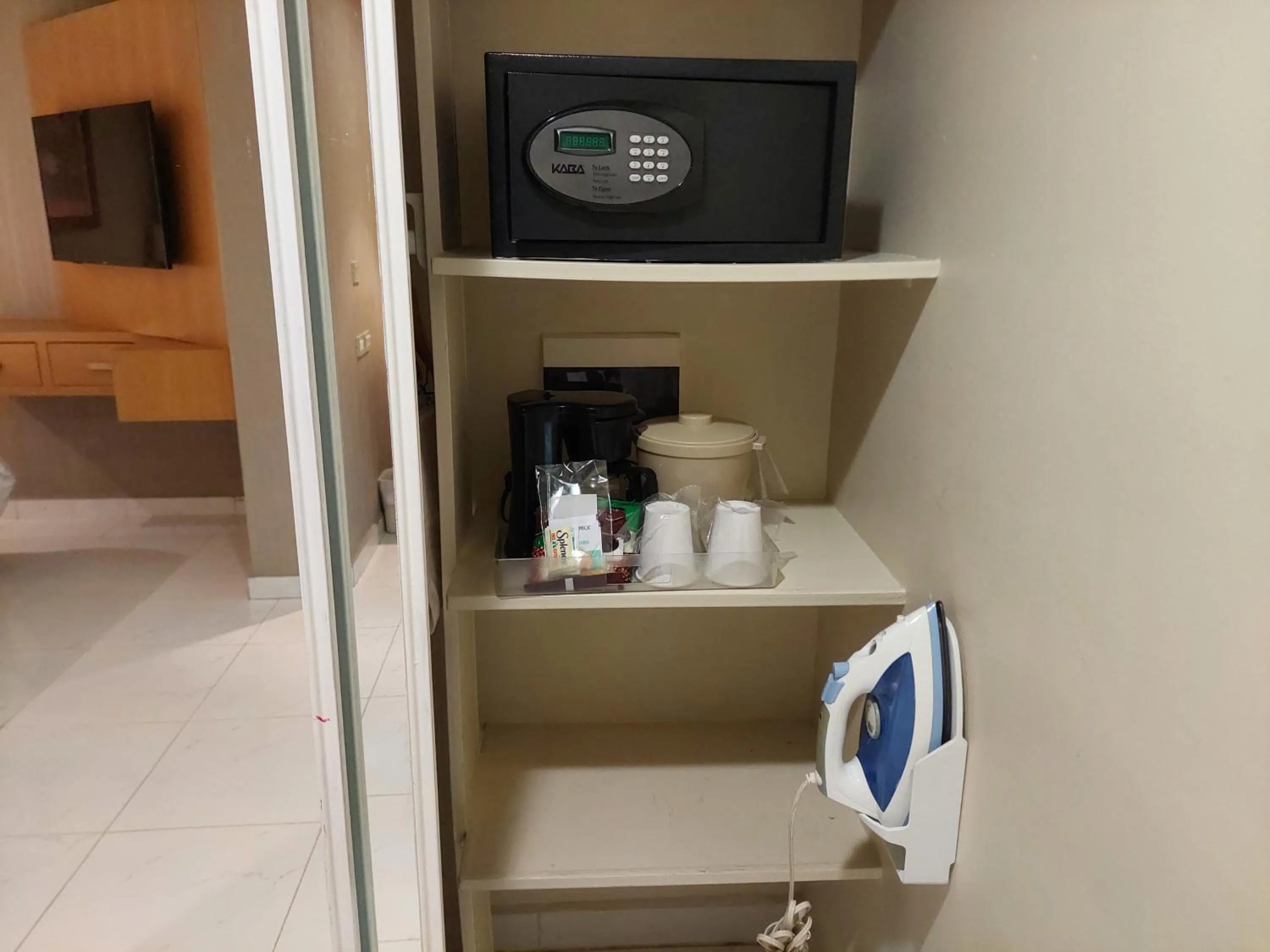 TV and multimedia in Holiday Inn Cuernavaca by IHG