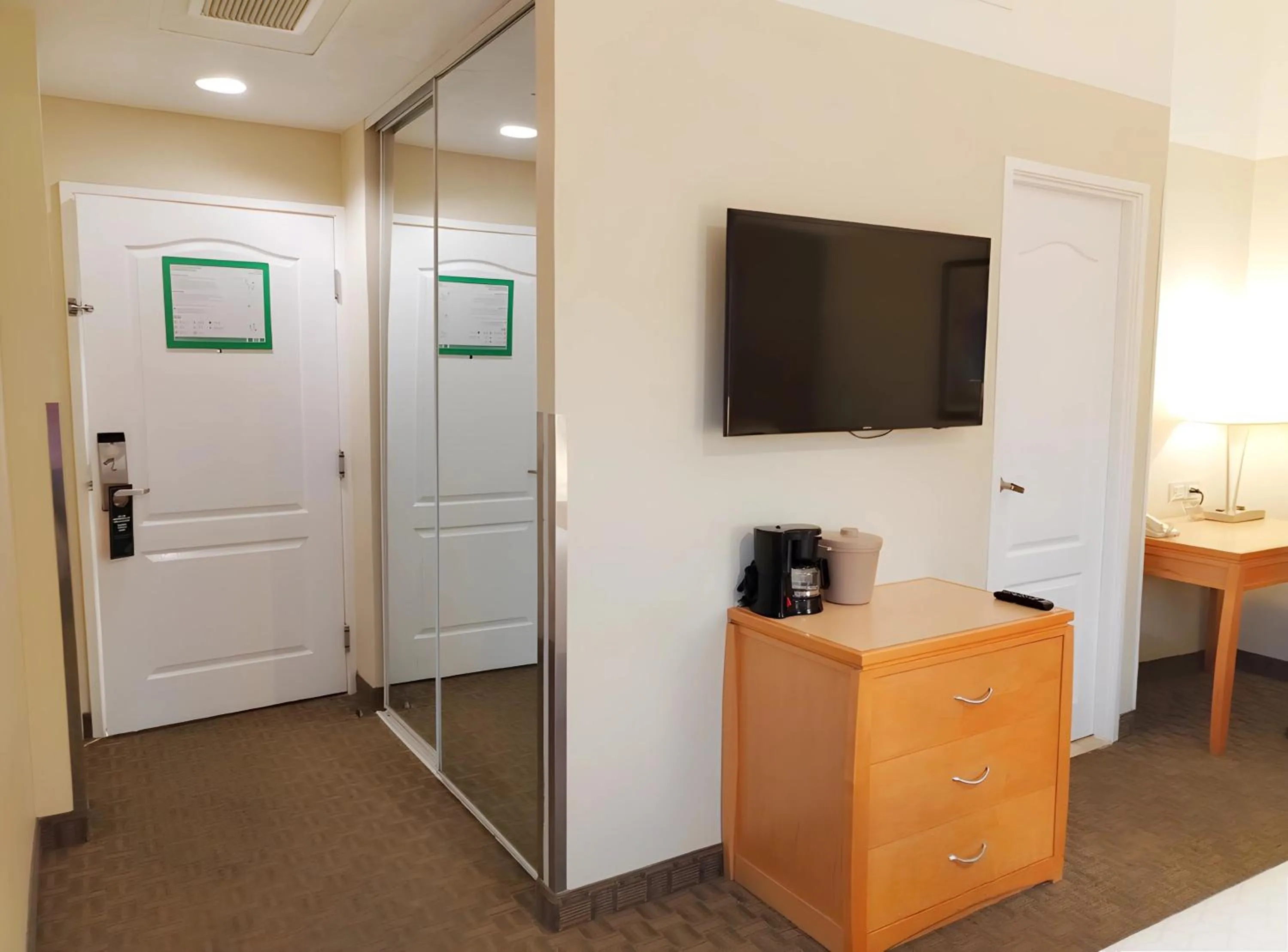 TV and multimedia in Holiday Inn Cuernavaca by IHG