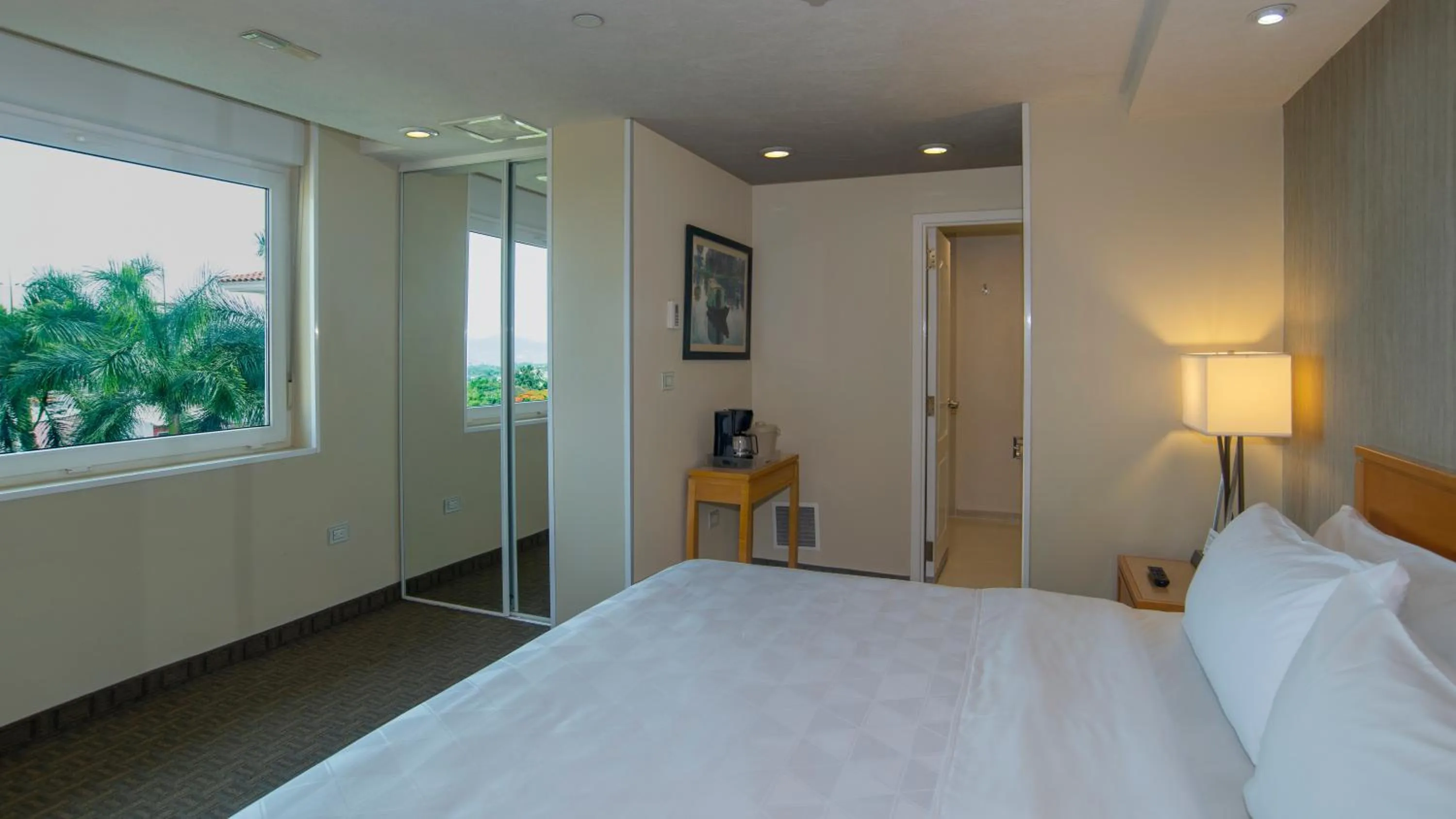 Bed in Holiday Inn Cuernavaca by IHG