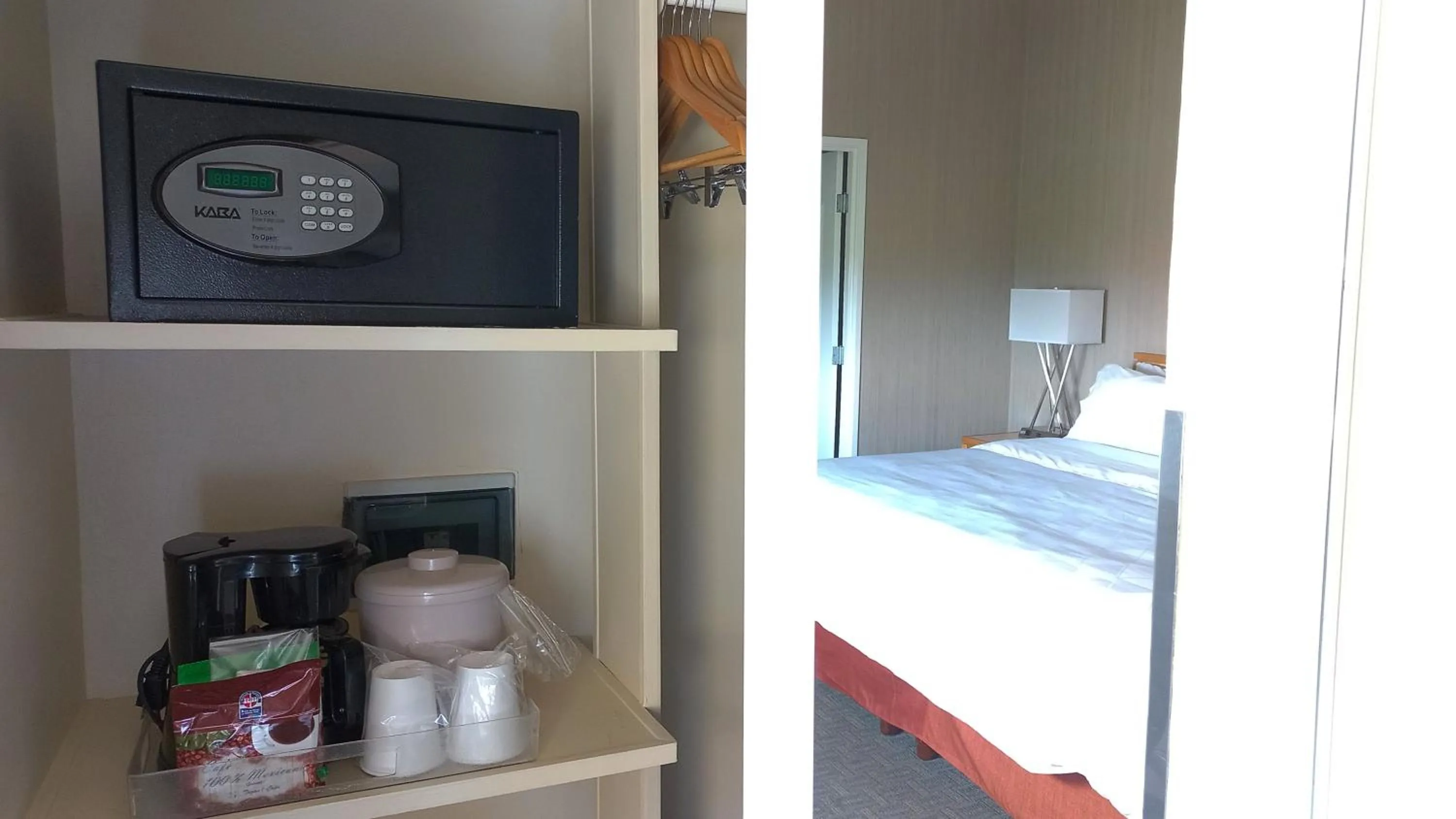 Photo of the whole room, Bed in Holiday Inn Cuernavaca by IHG