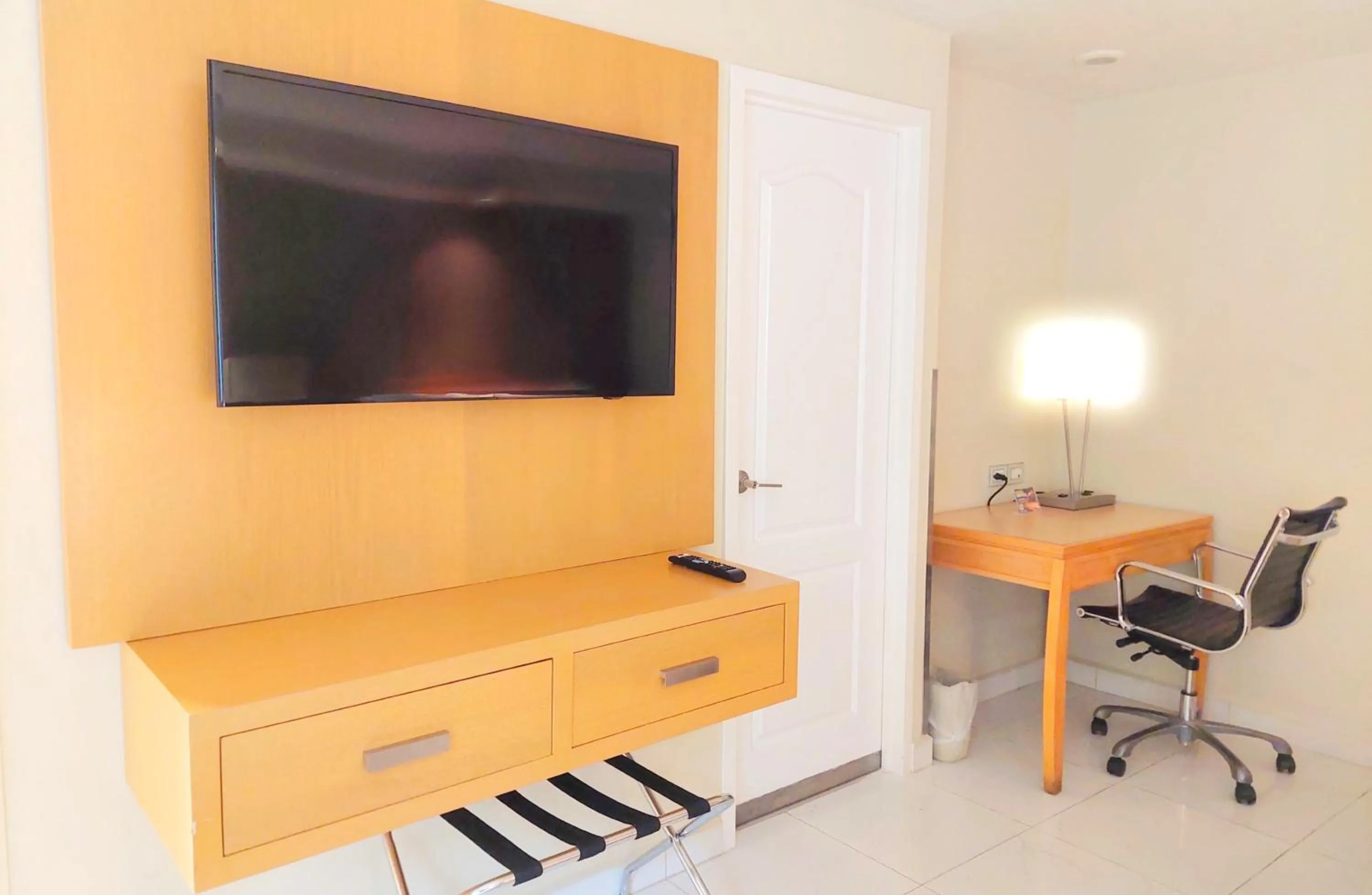 TV and multimedia in Holiday Inn Cuernavaca by IHG