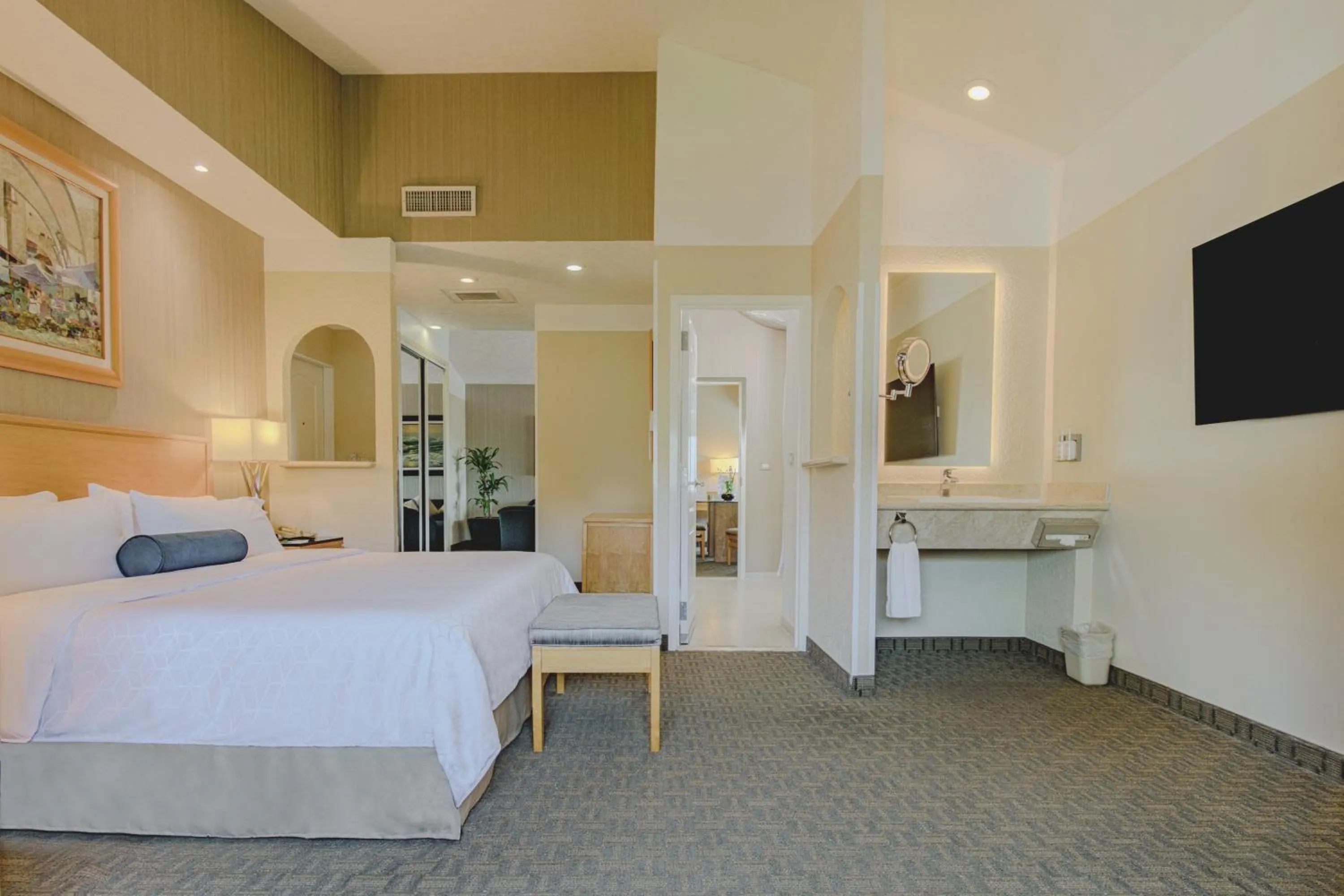 Bed in Holiday Inn Cuernavaca by IHG