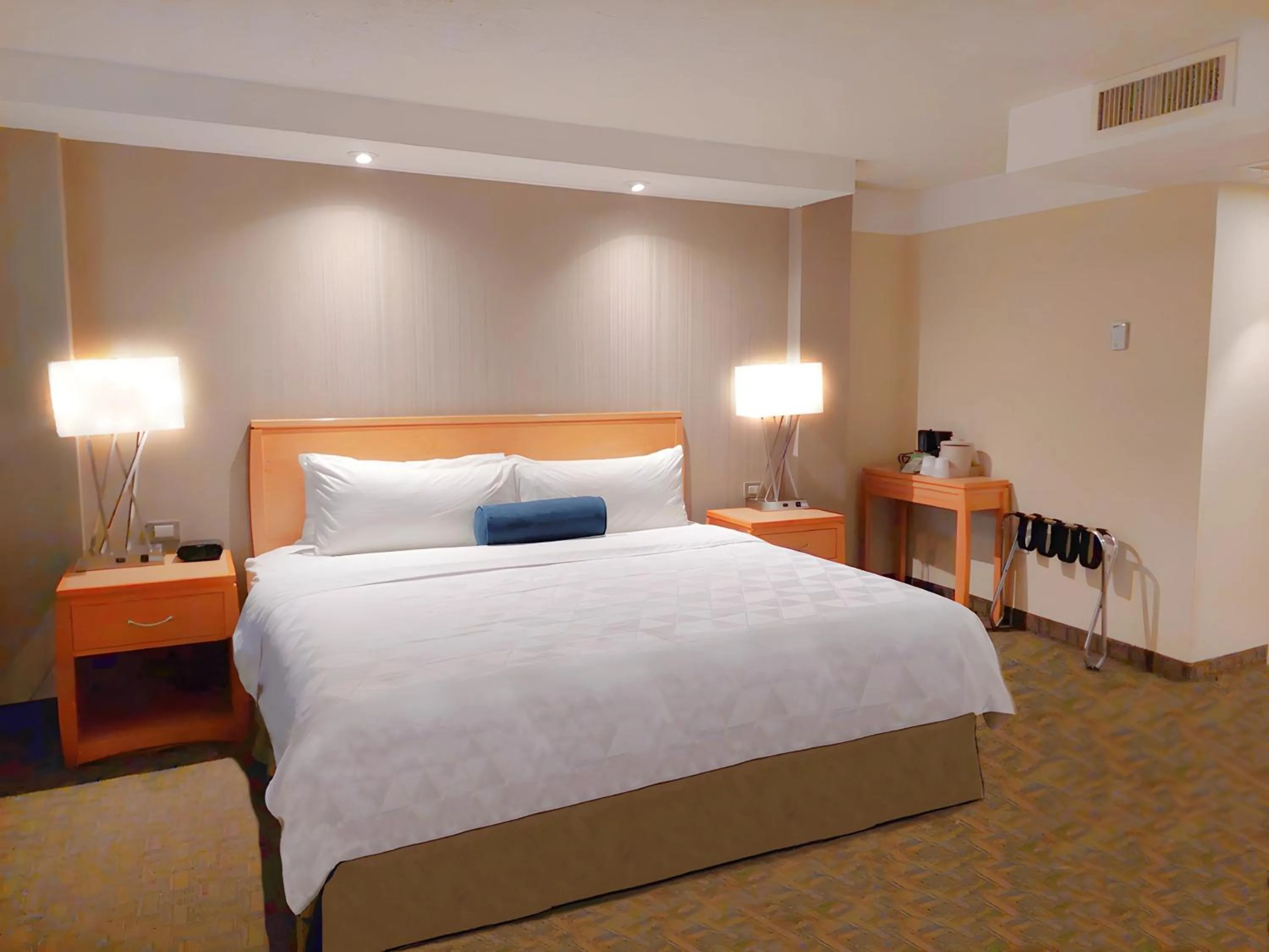 Bed in Holiday Inn Cuernavaca by IHG