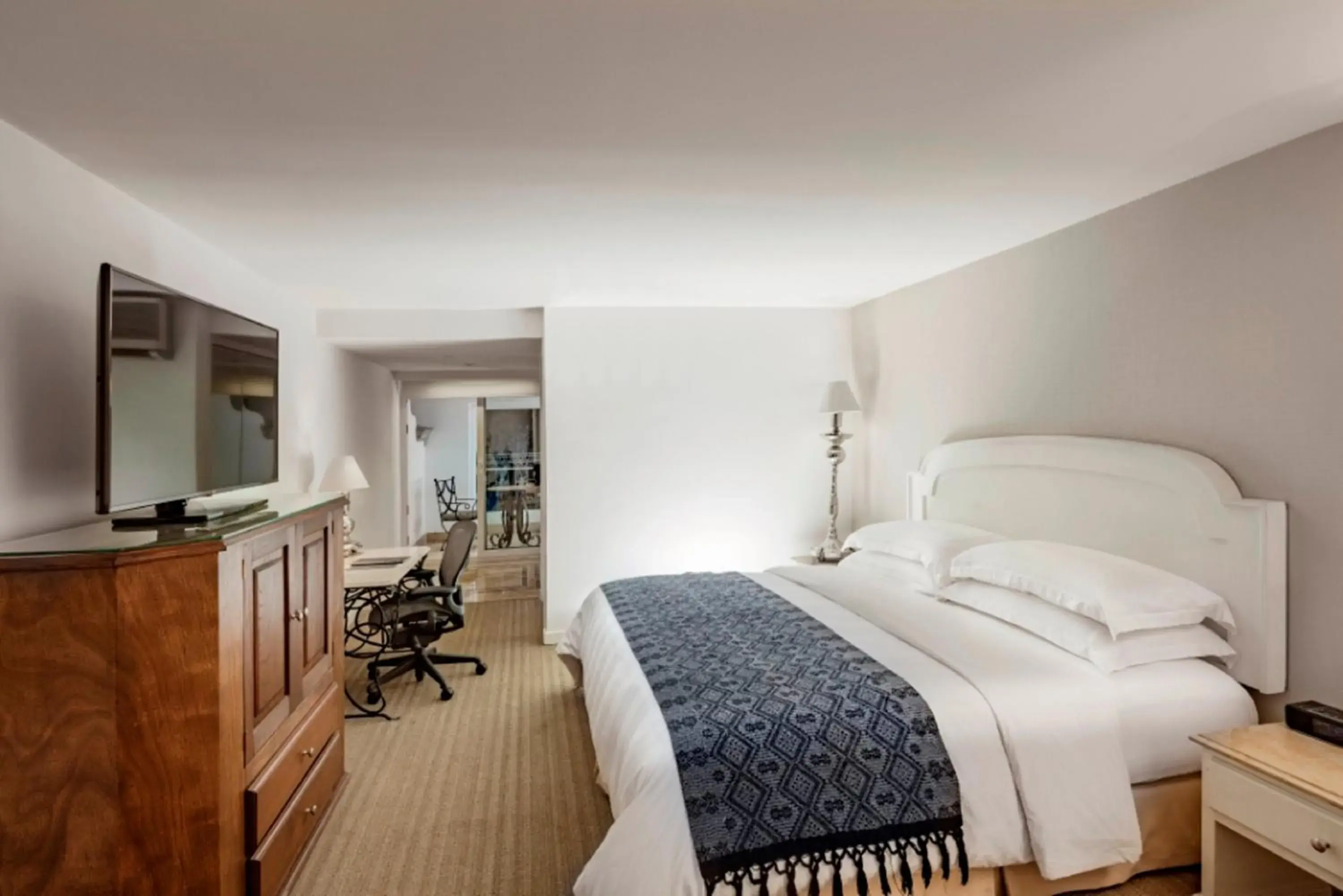 Classic King Room in Presidente InterContinental Puebla by IHG Classic King Room in Presidente InterContinental Puebla by IHG