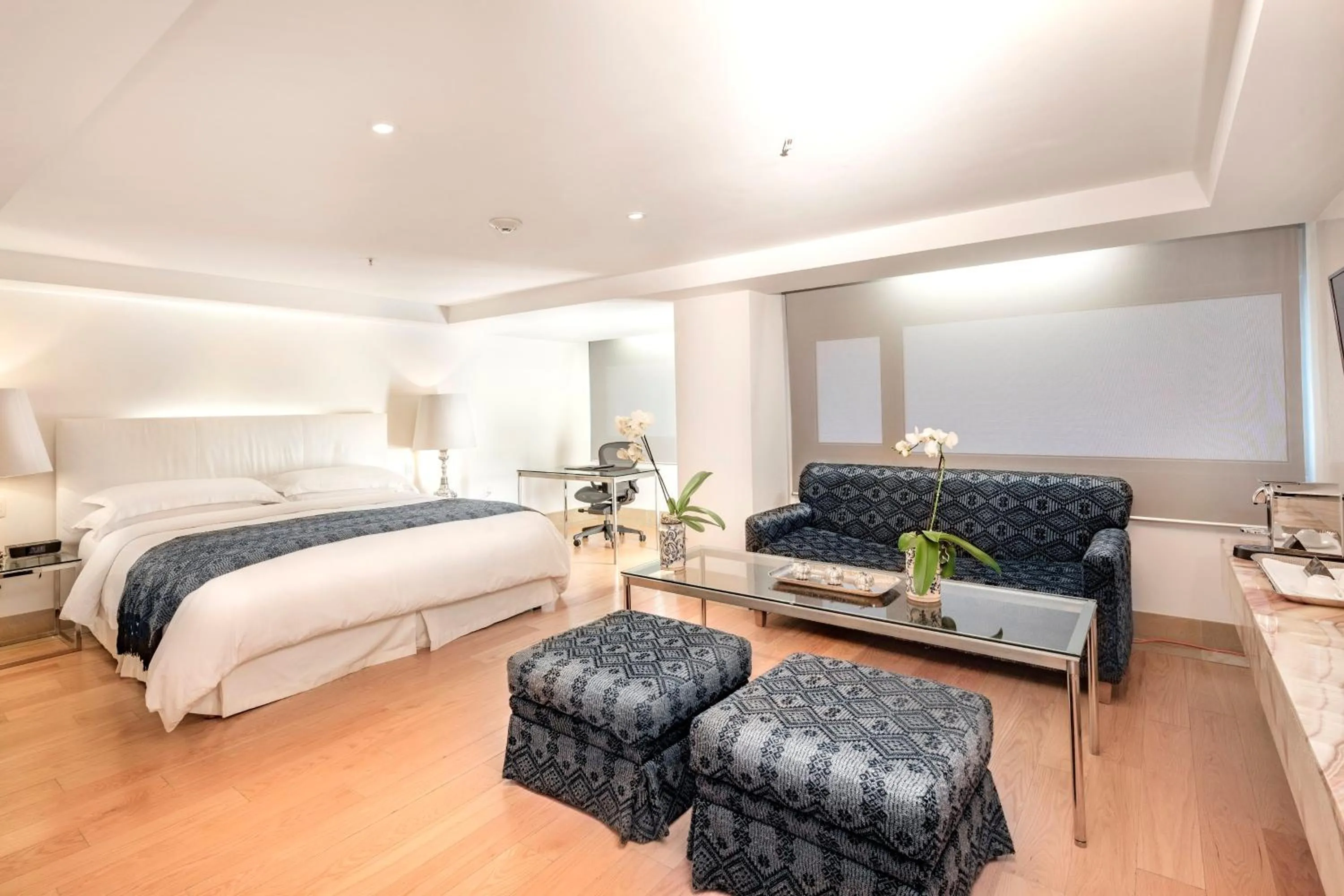 Photo of the whole room, Bed in Presidente InterContinental Puebla by IHG