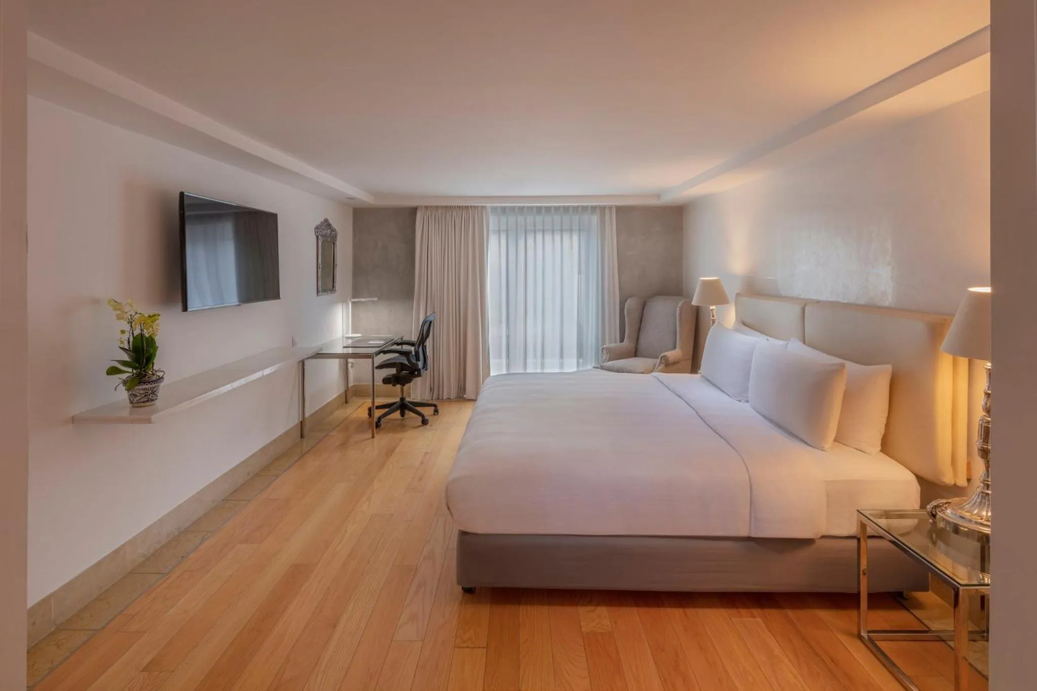 Photo of the whole room, Bed in Presidente InterContinental Puebla by IHG