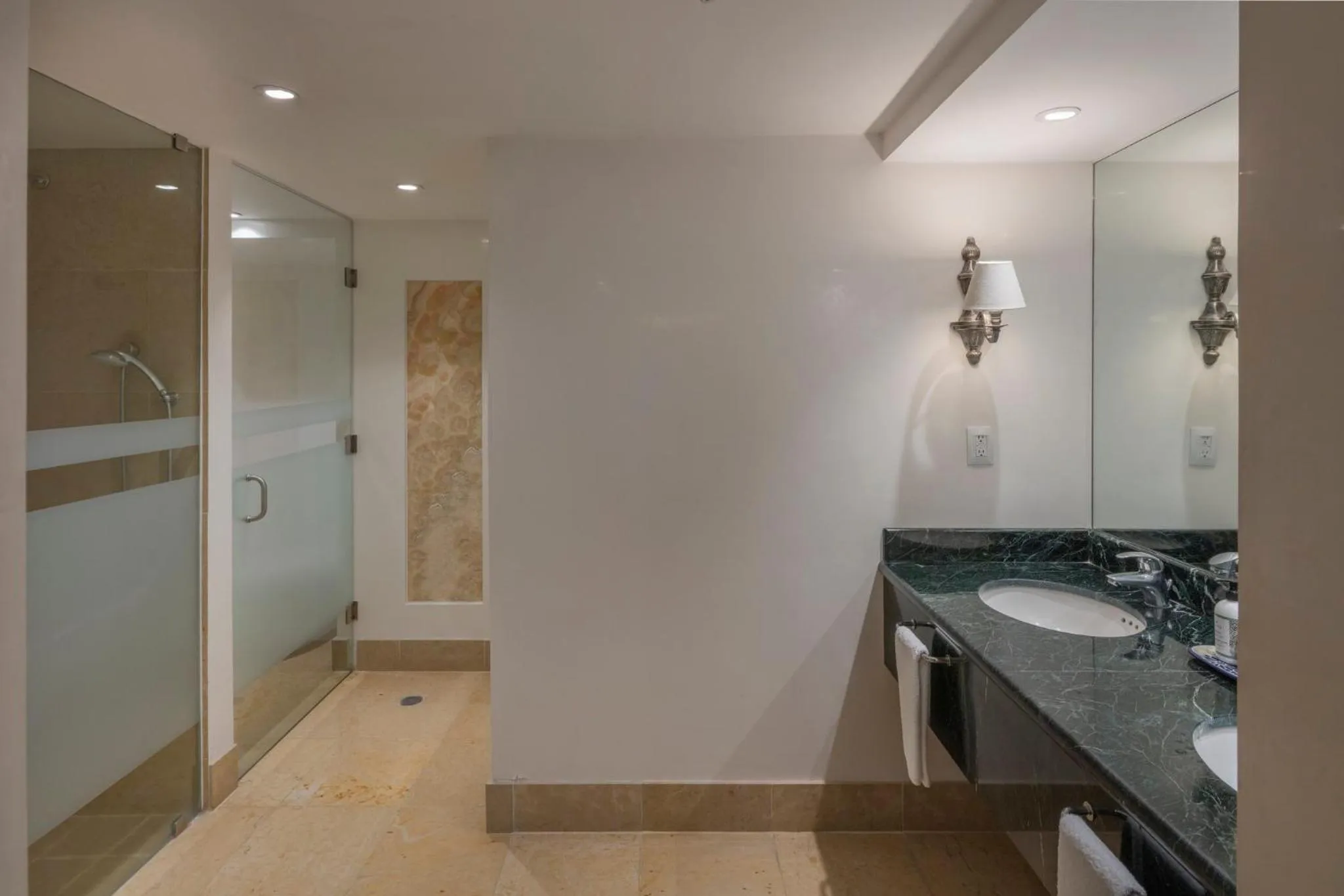 Photo of the whole room in Presidente InterContinental Puebla by IHG