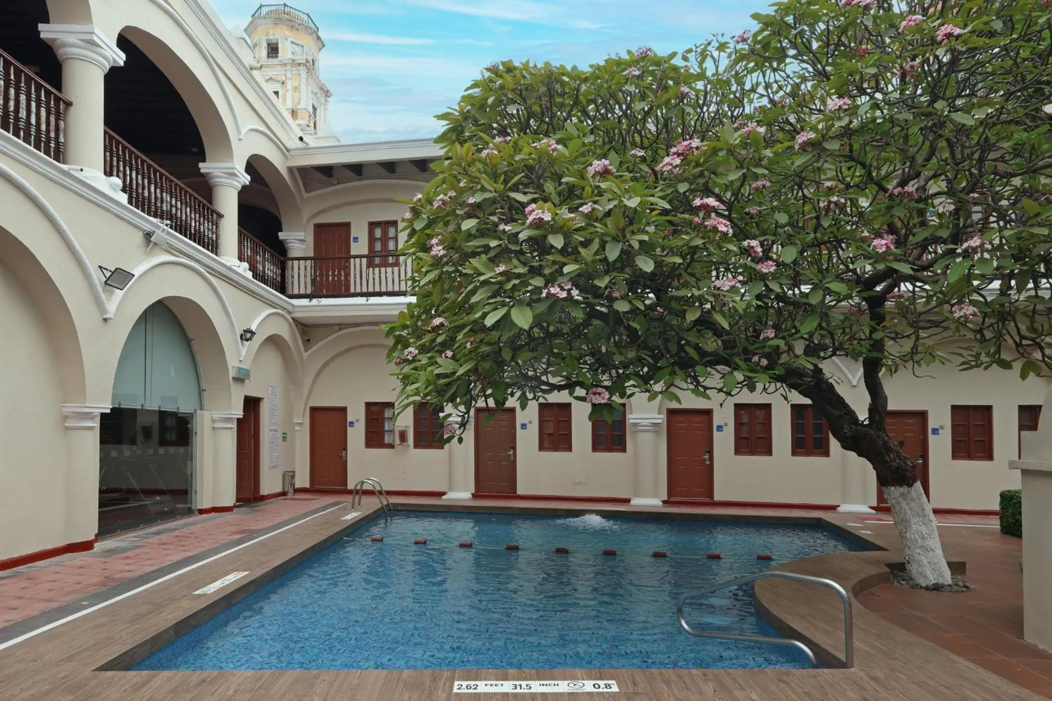 Swimming pool in Holiday Inn Express Veracruz Centro Historico by IHG