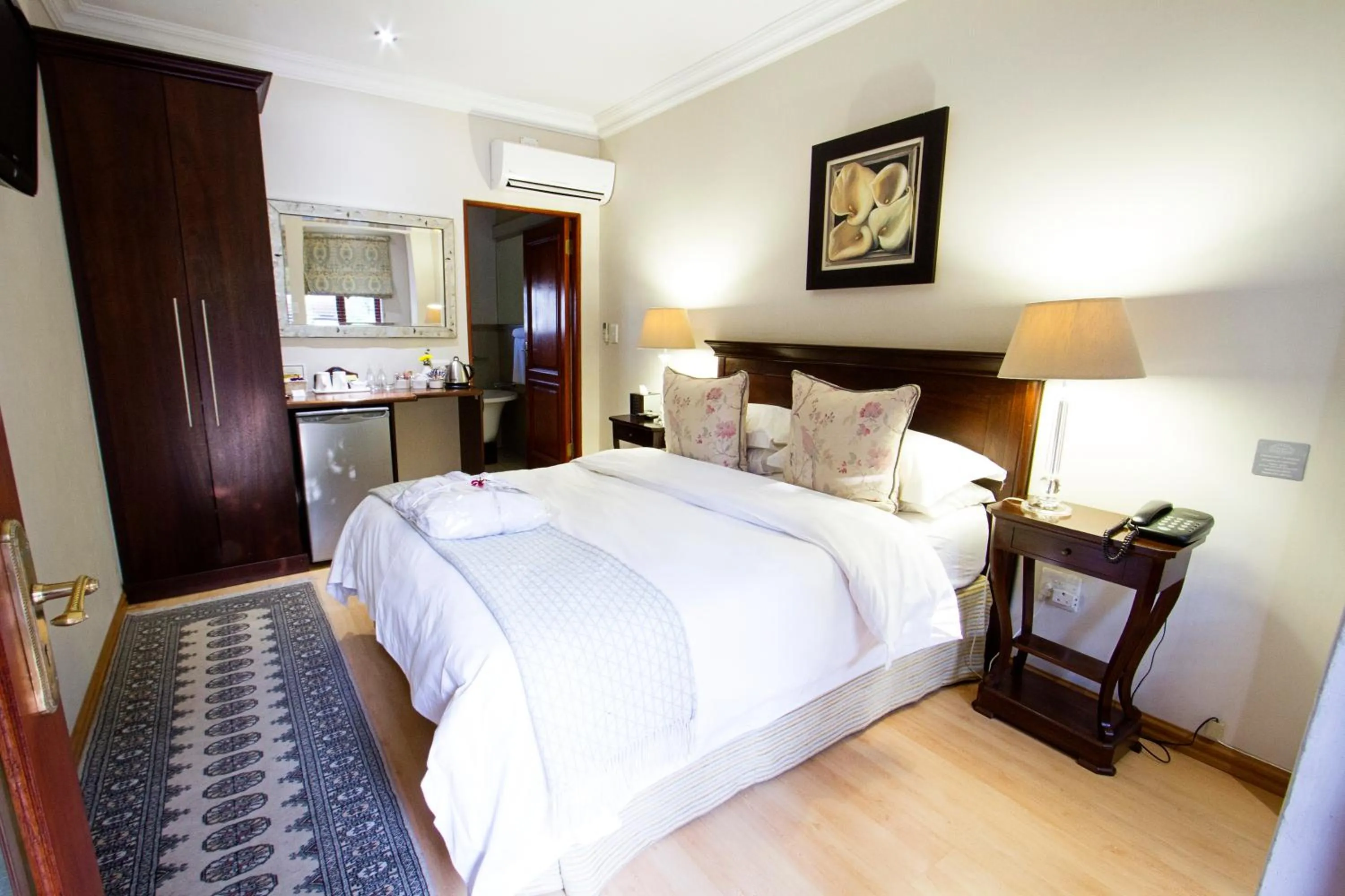 Photo of the whole room, Bed in Bellgrove Guest House Sandton