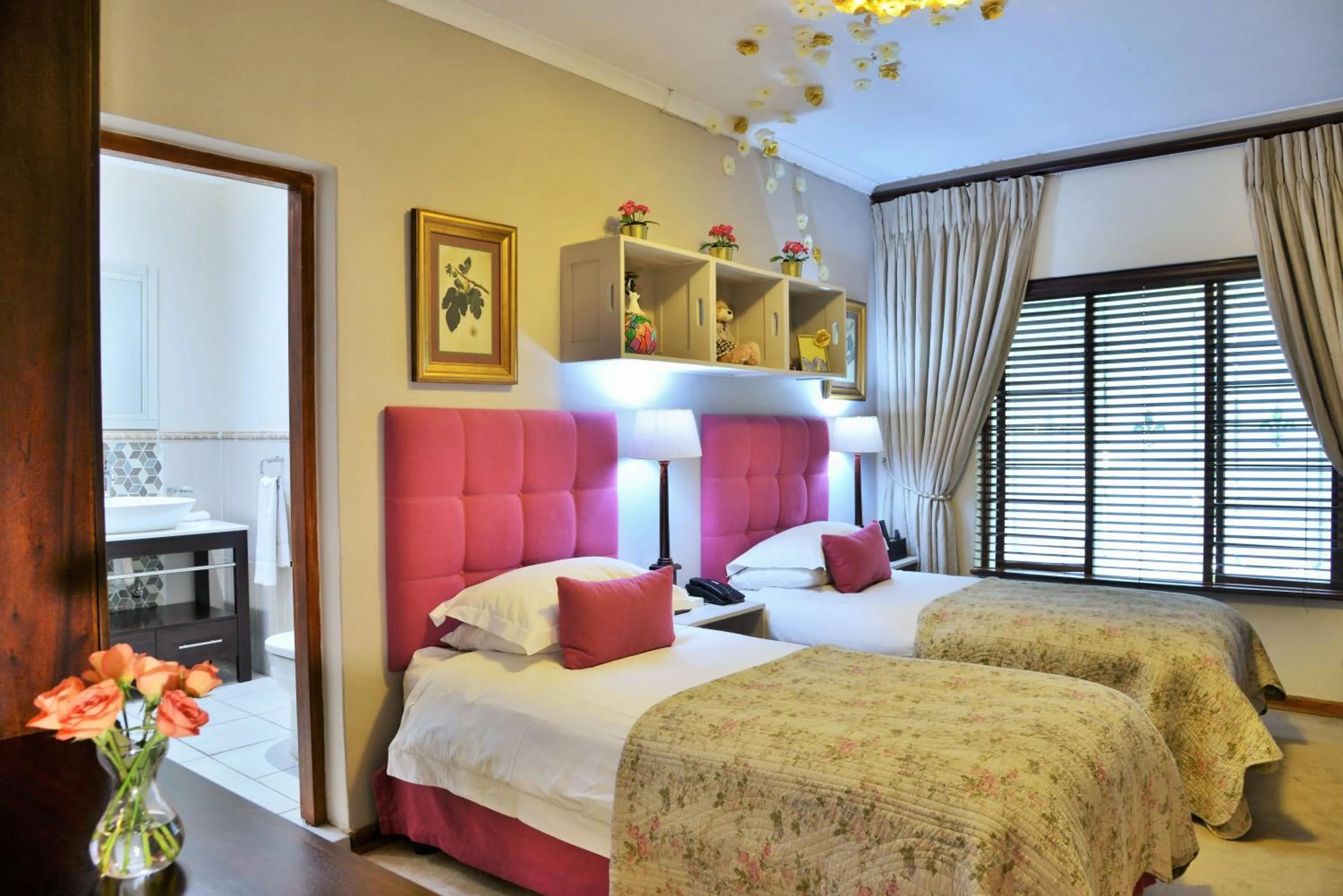 Photo of the whole room, Bed in Bellgrove Guest House Sandton