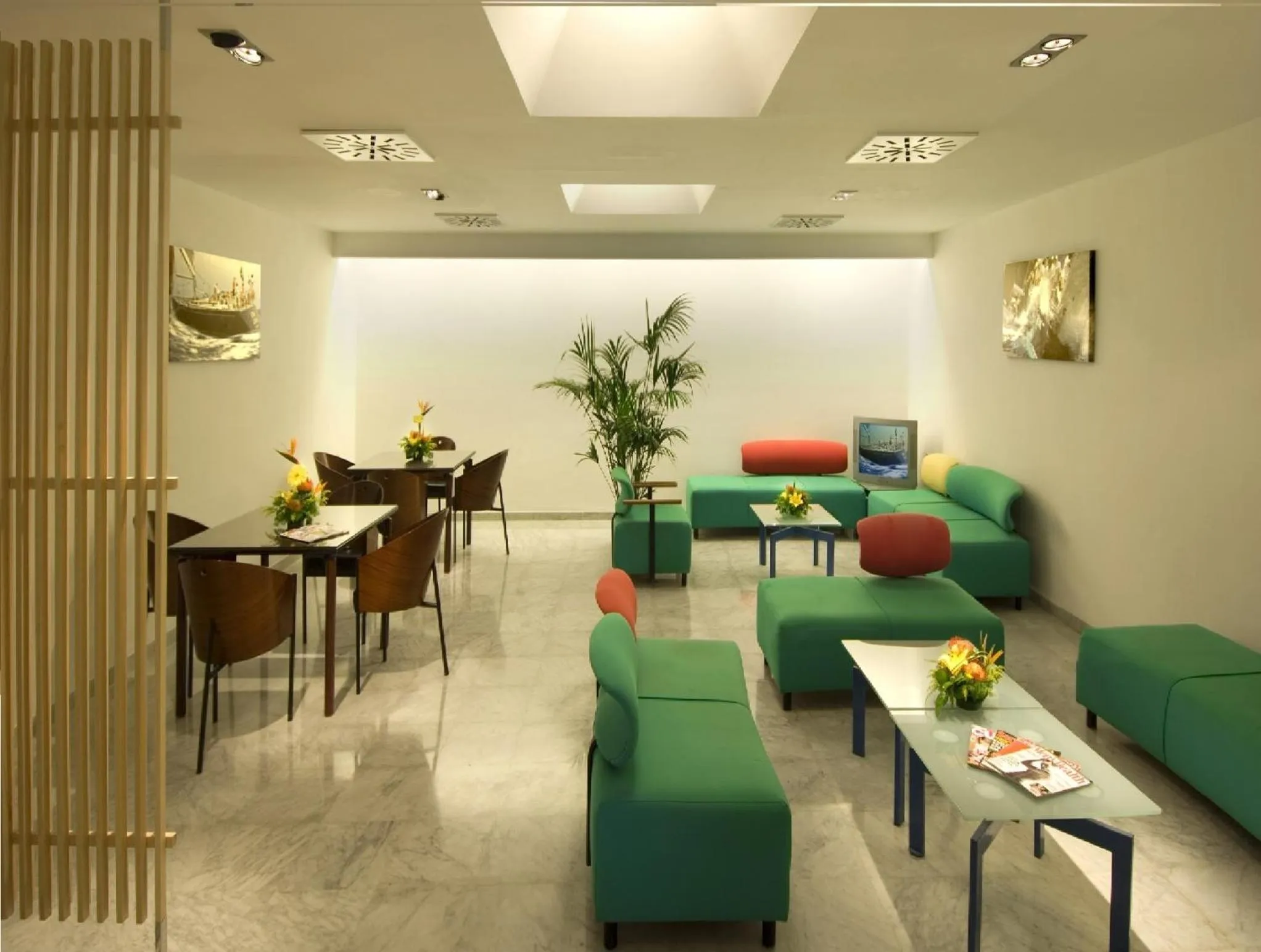 Communal lounge/ TV room in Hotel Nautico