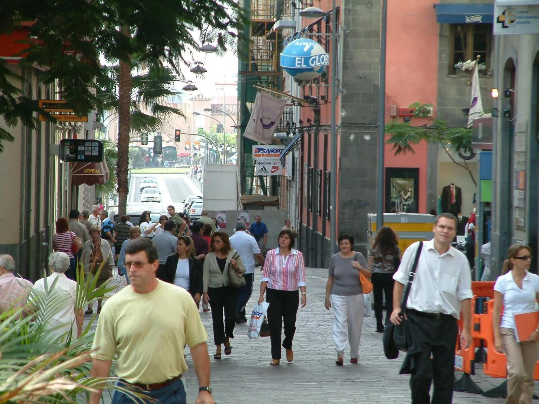 People in Hotel Nautico