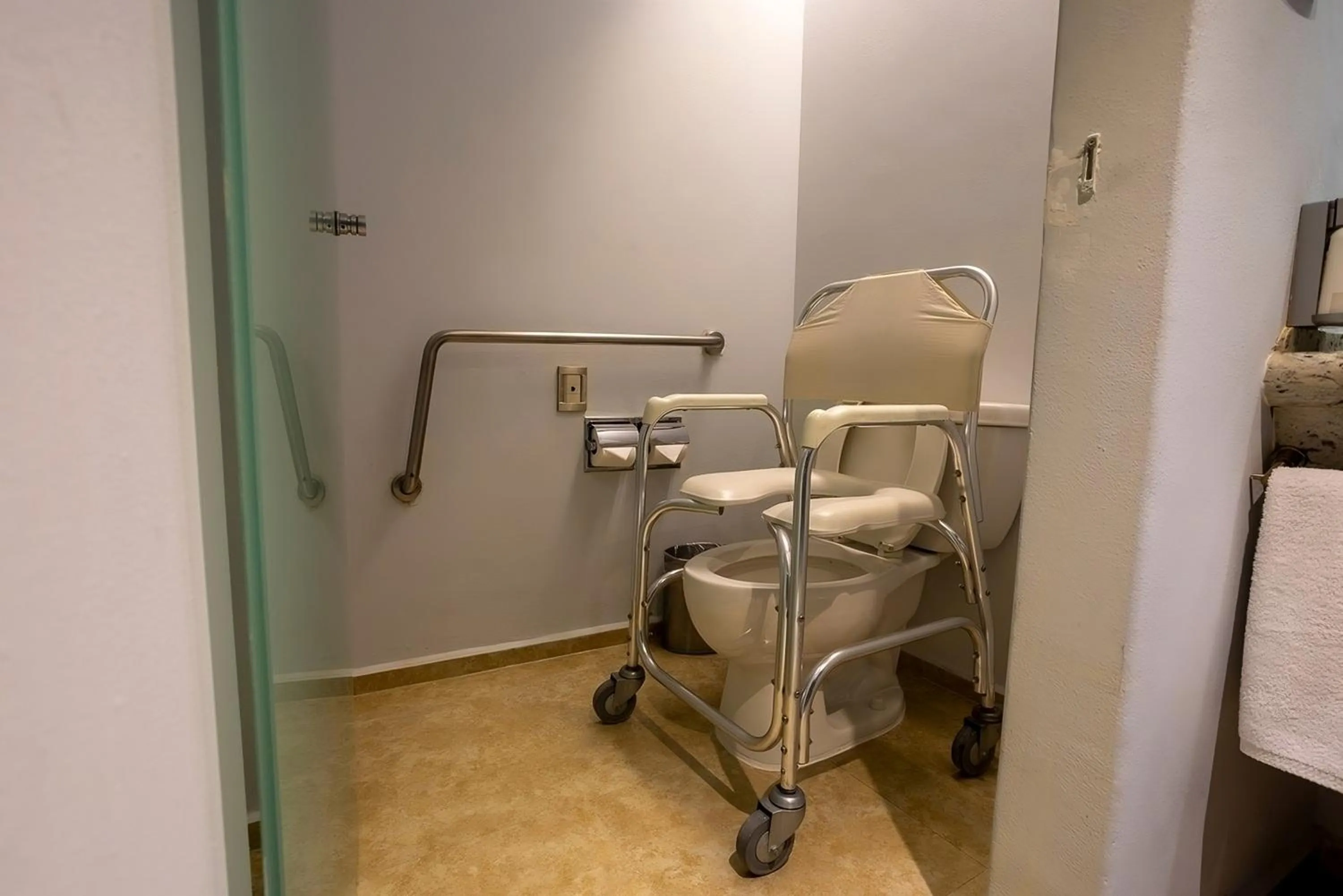 Facility for disabled guests in Holiday Inn Puebla Finsa by IHG