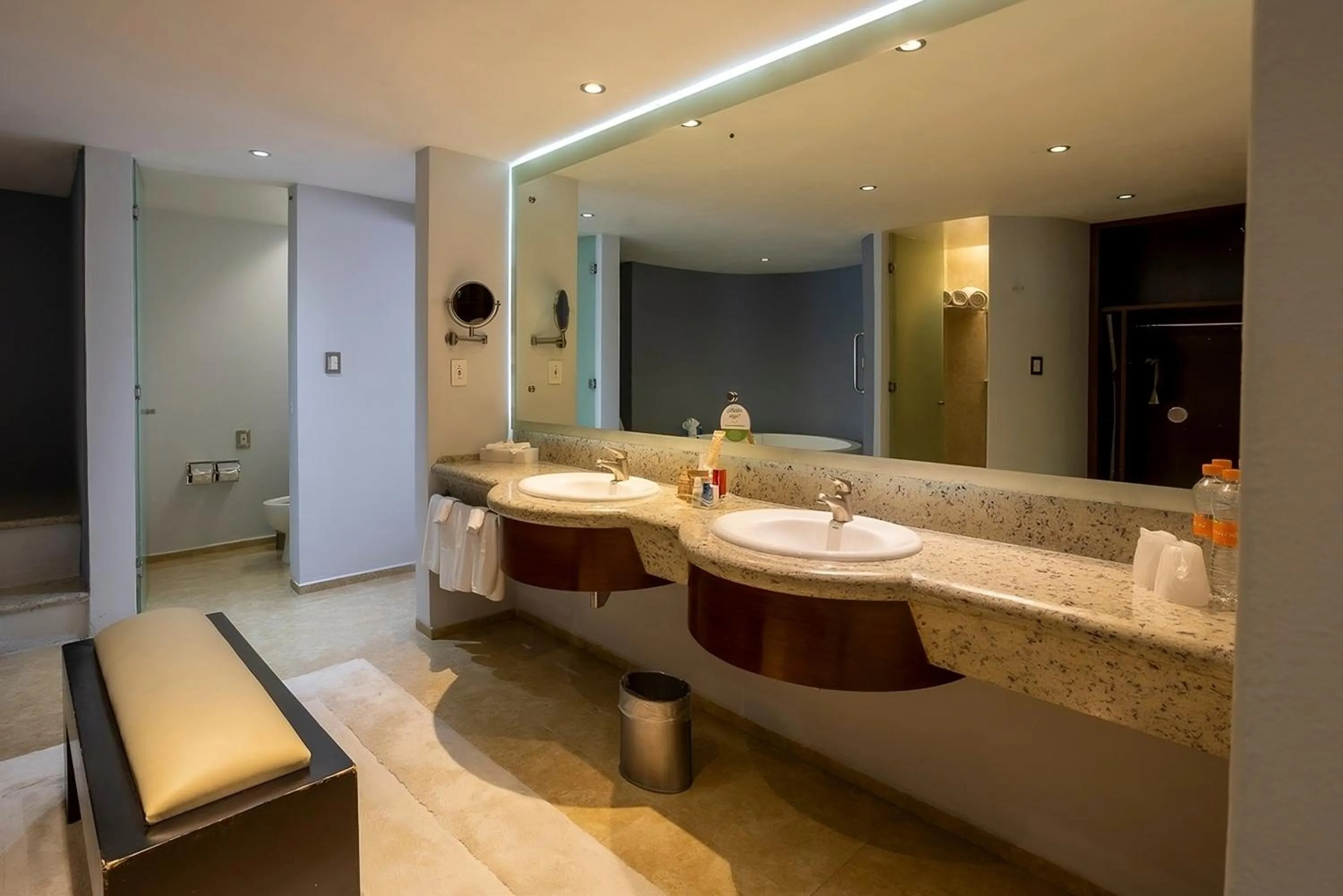 Bathroom in Holiday Inn Puebla Finsa by IHG