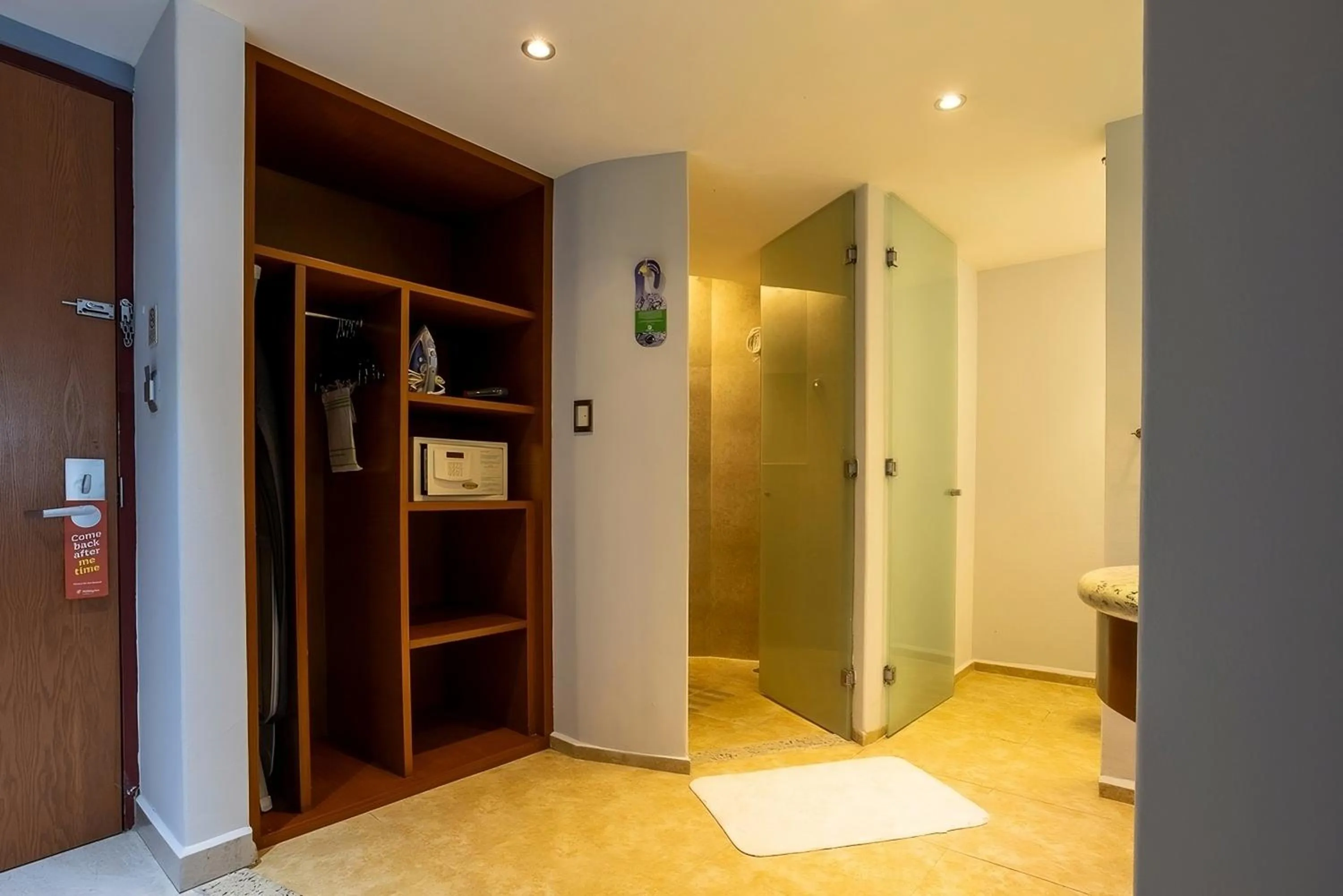 Shower in Holiday Inn Puebla Finsa by IHG