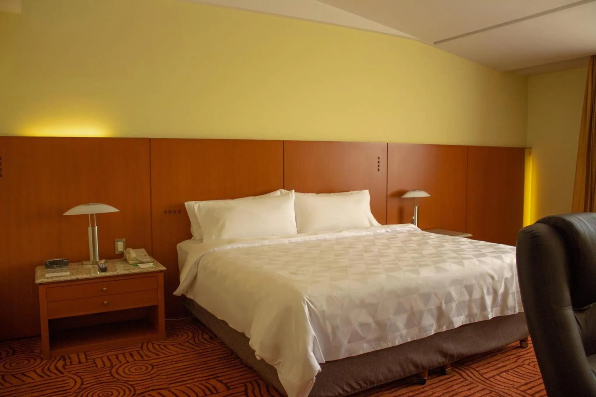 Photo of the whole room, Bed in Holiday Inn Puebla Finsa by IHG