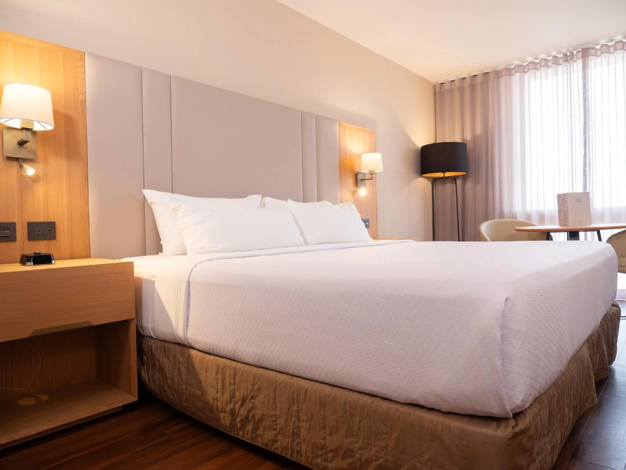 Bedroom, Bed in Crowne Plaza Hotel Monterrey by IHG