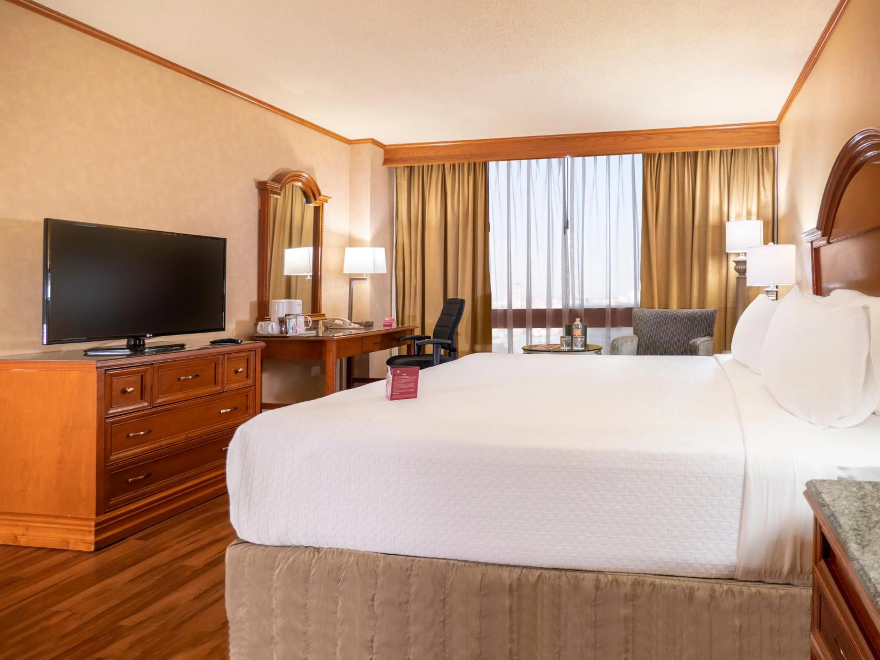 Bedroom, Bed in Crowne Plaza Hotel Monterrey by IHG