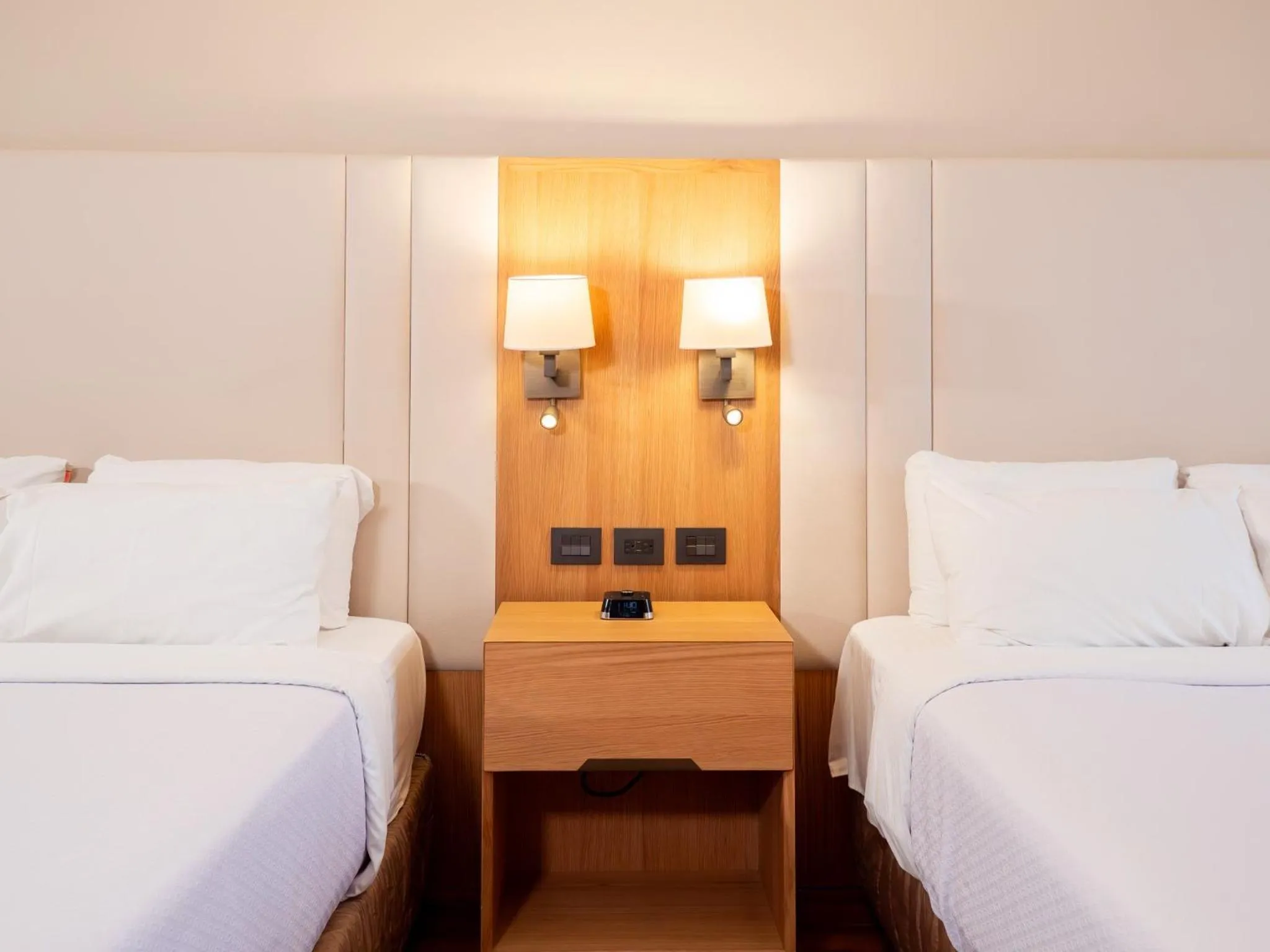 Photo of the whole room, Bed in Crowne Plaza Hotel Monterrey by IHG