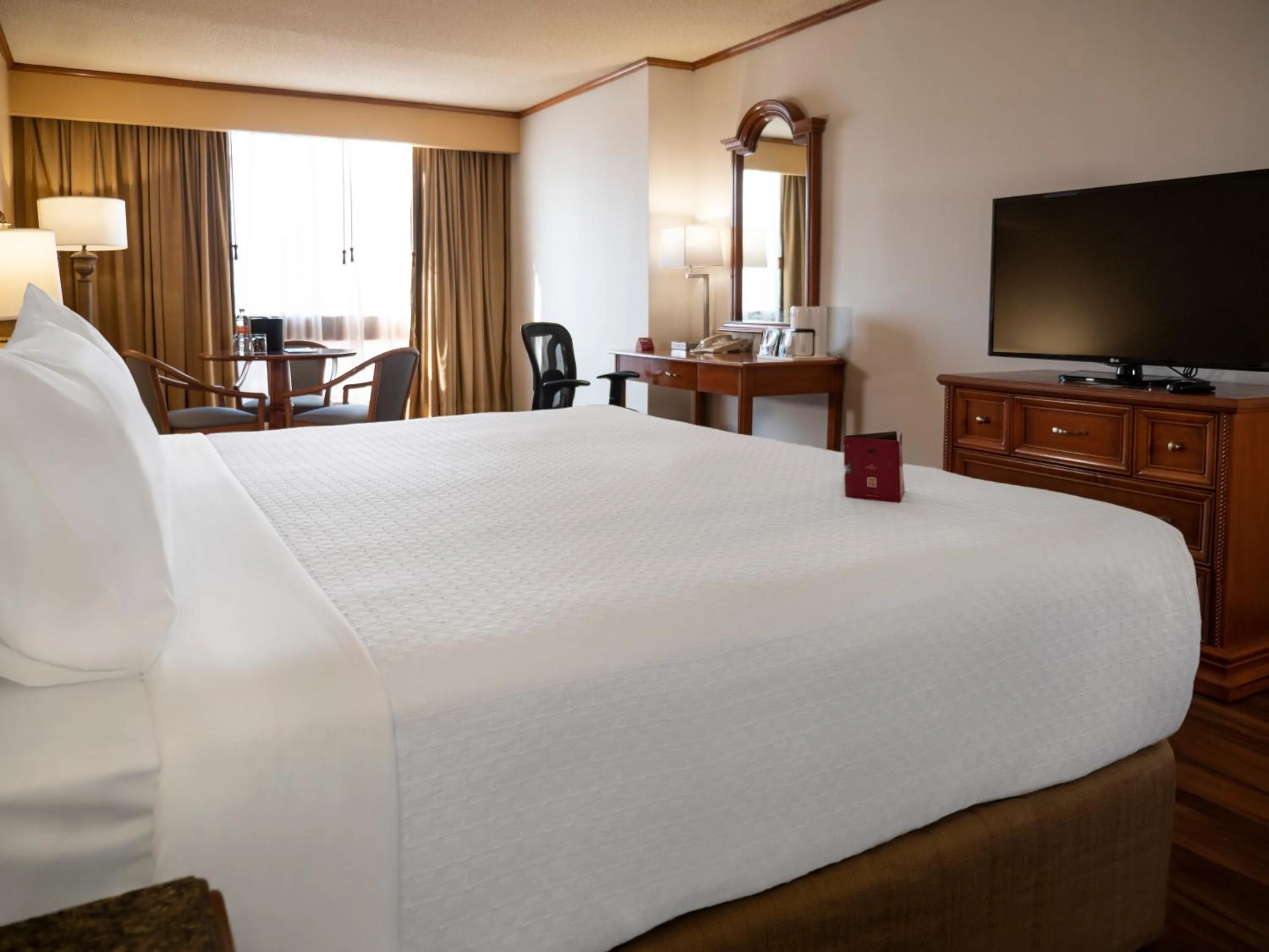 Bedroom, Bed in Crowne Plaza Hotel Monterrey by IHG