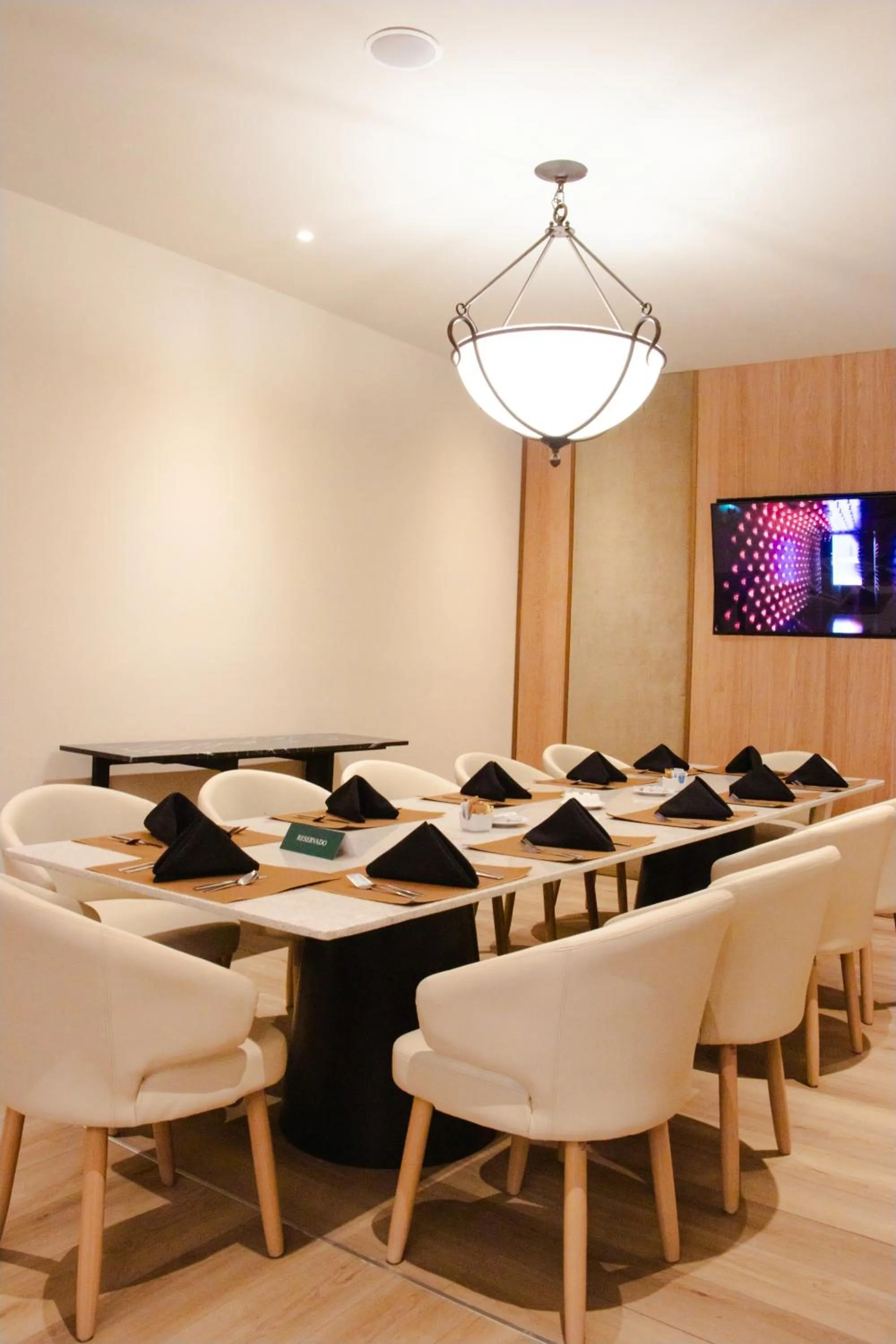 Restaurant/places to eat in Crowne Plaza Hotel Monterrey by IHG