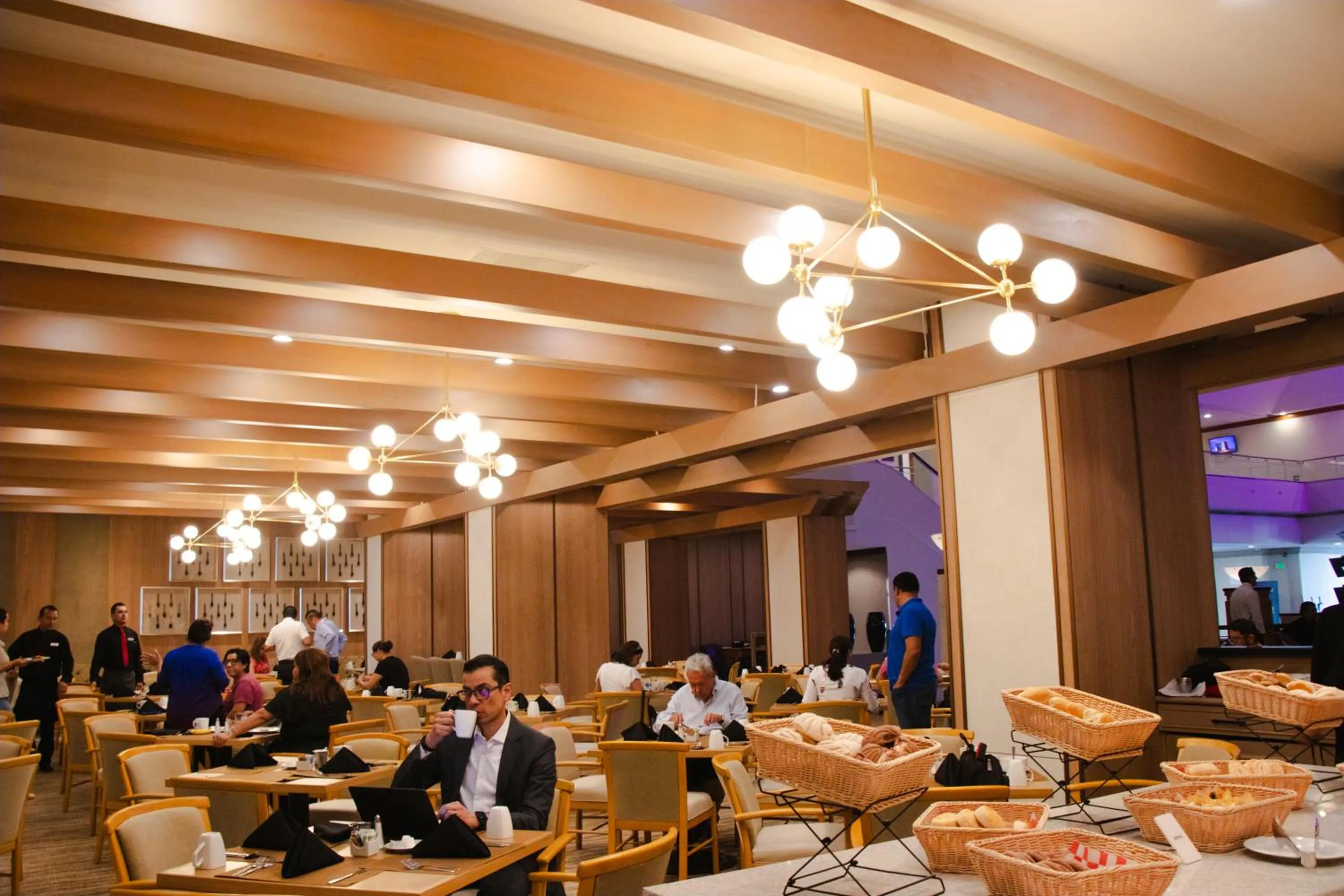 Restaurant/places to eat in Crowne Plaza Hotel Monterrey by IHG