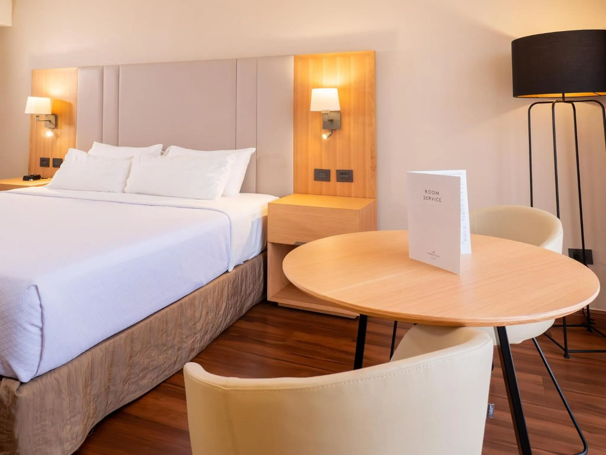 Photo of the whole room, Bed in Crowne Plaza Hotel Monterrey by IHG