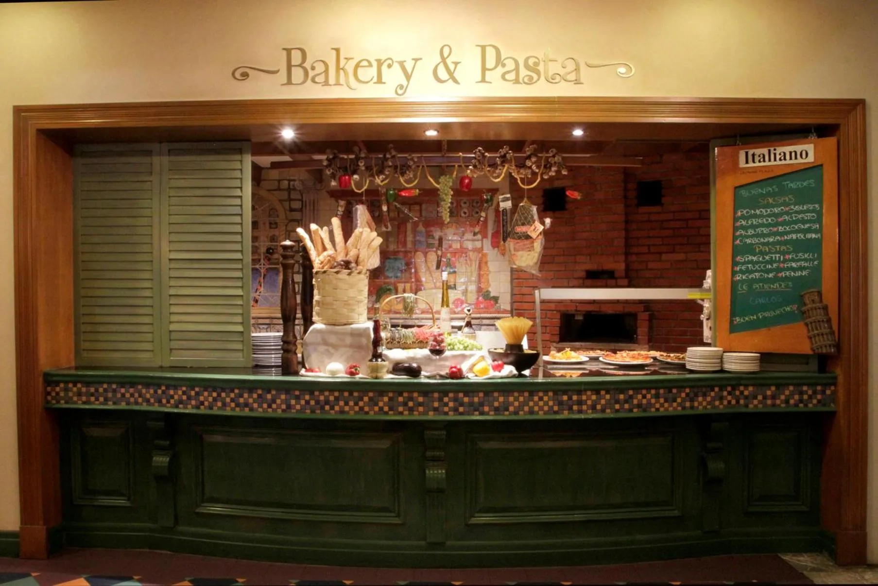 Restaurant/places to eat in Crowne Plaza Hotel Monterrey by IHG