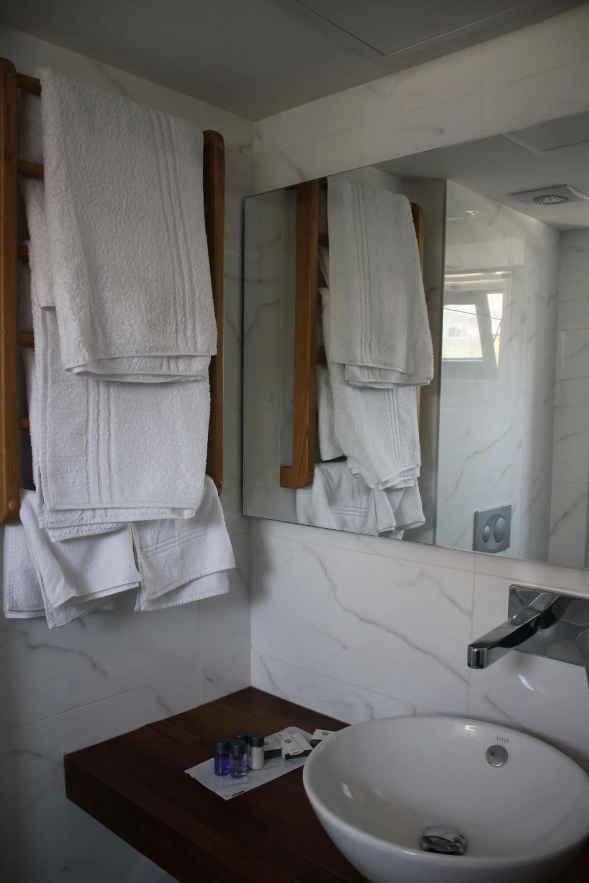 Bathroom in Port Marina Hotel