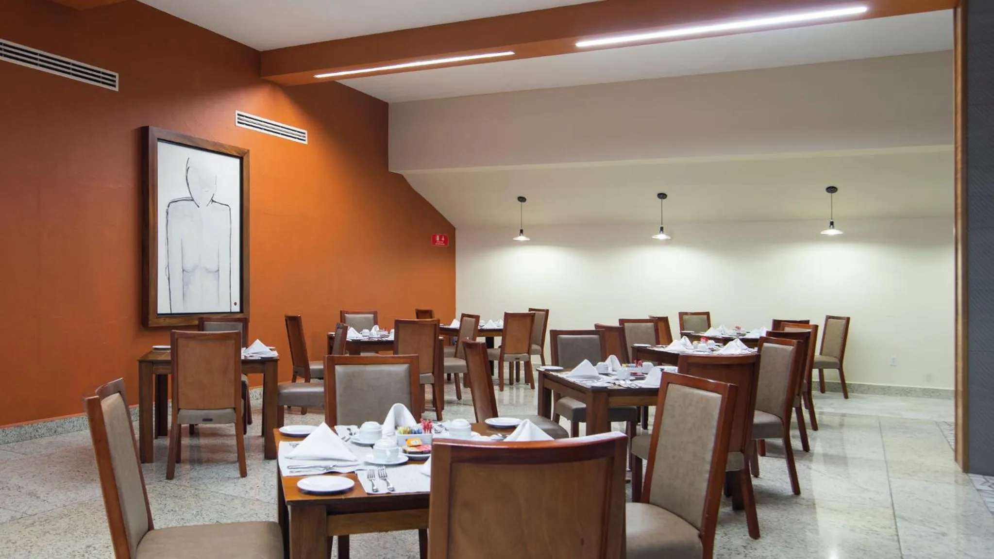 Restaurant/places to eat in Holiday Inn Queretaro Zona Diamante by IHG