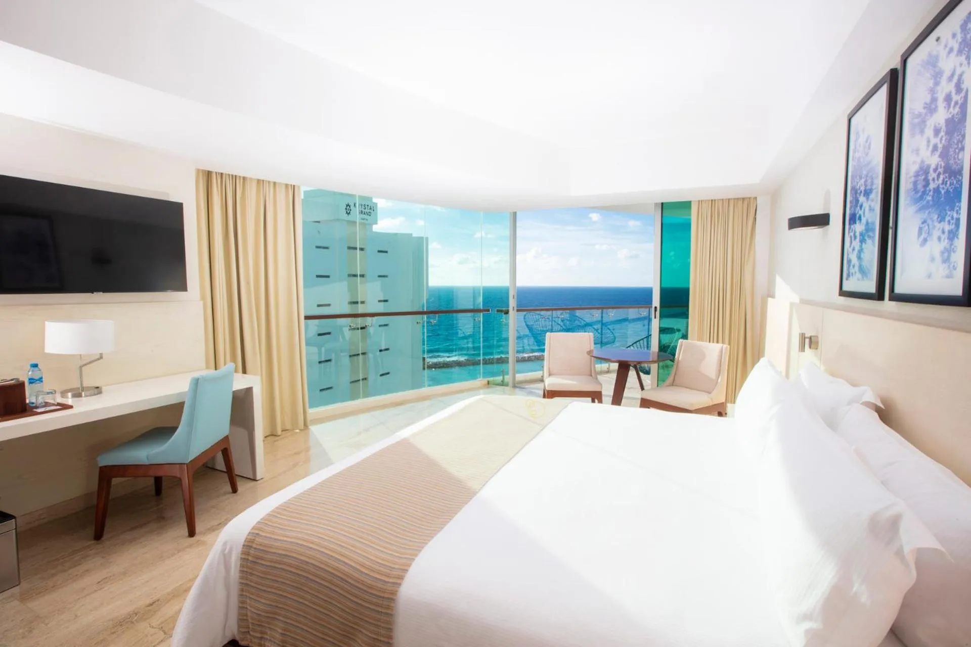 Bed in Krystal Grand Cancun All Inclusive