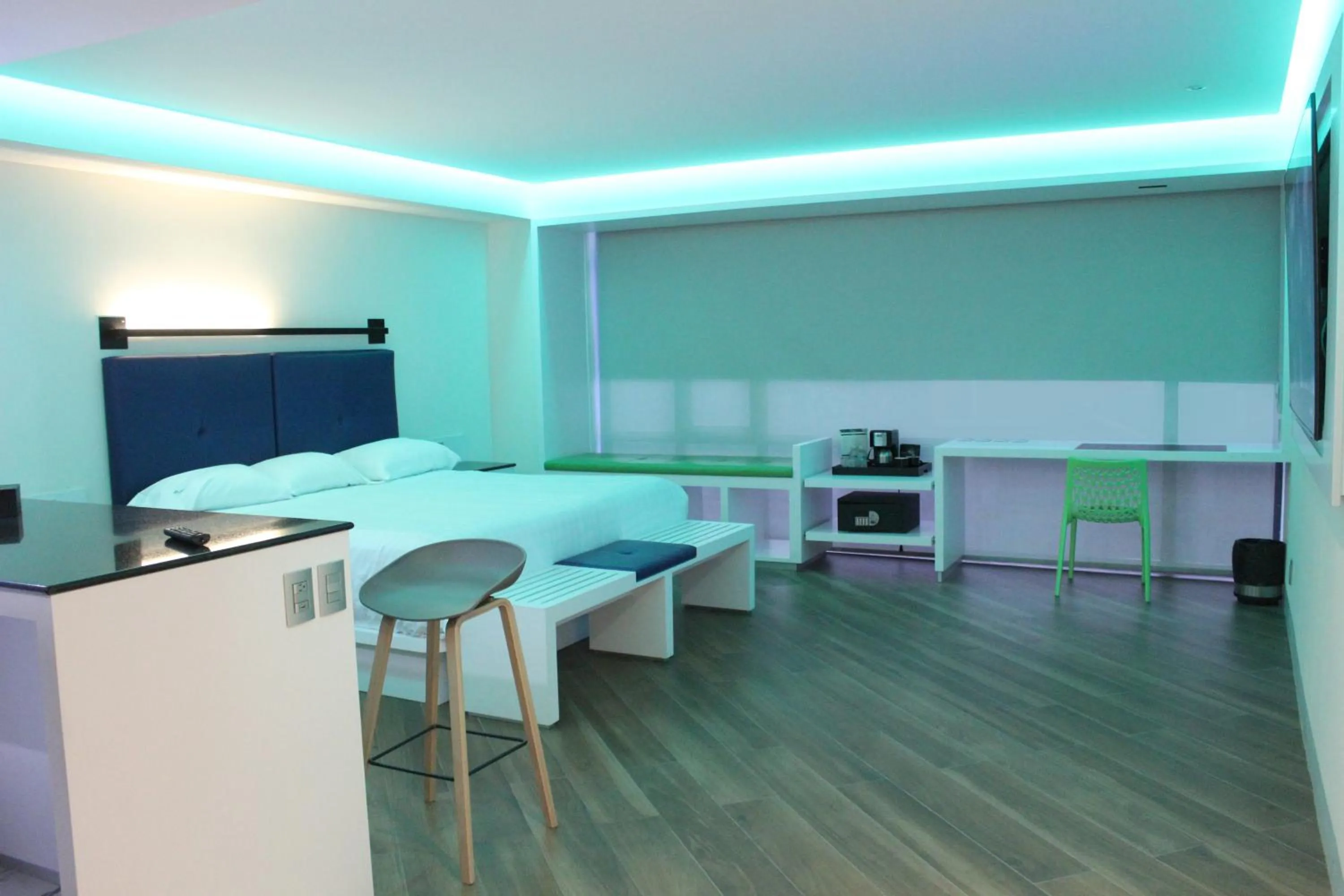 Bedroom, Bed in WeEnjoy Hotels Grand Prix Aeropuerto CDMX