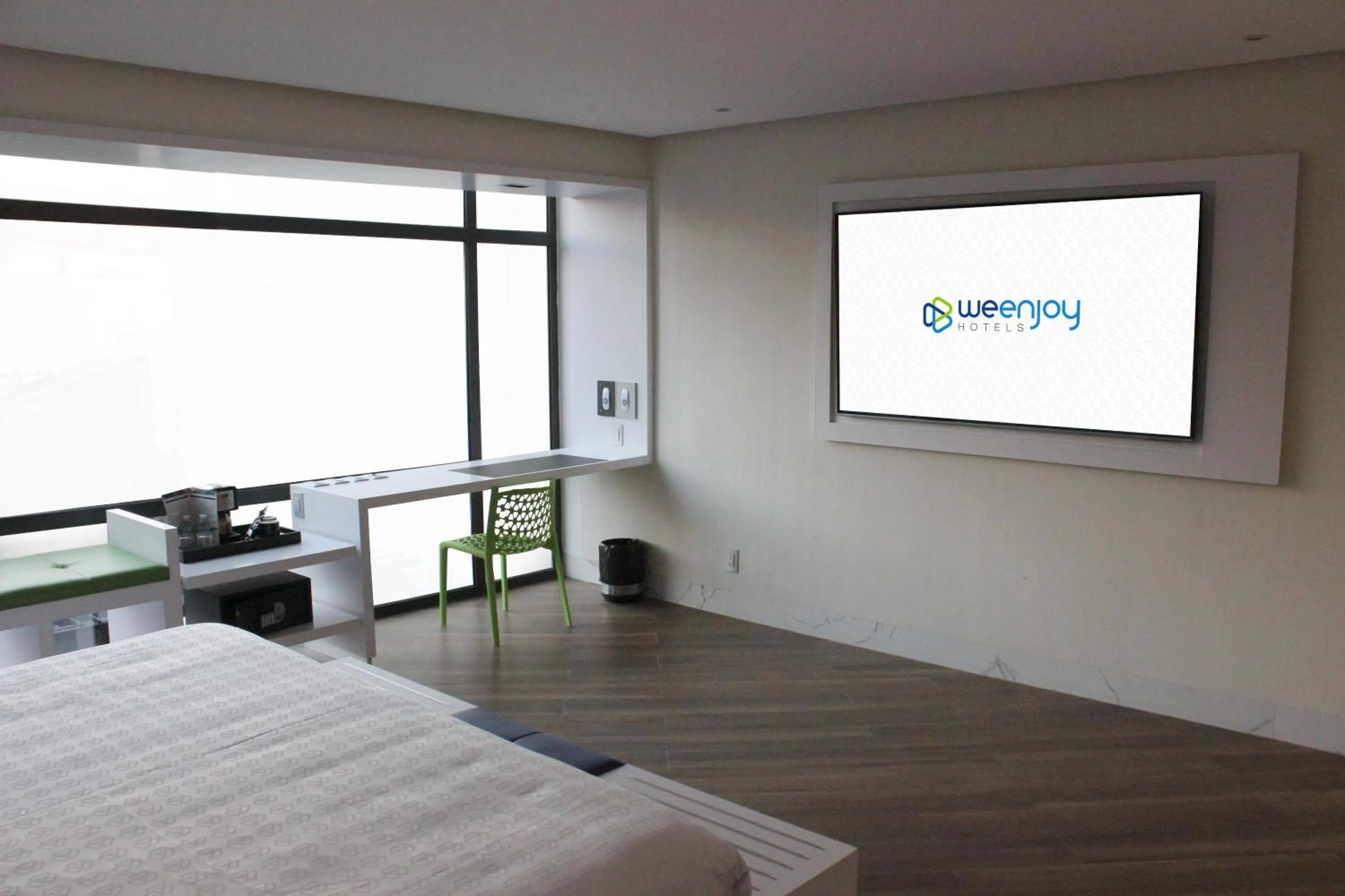 Photo of the whole room, Bed in WeEnjoy Hotels Grand Prix Aeropuerto CDMX