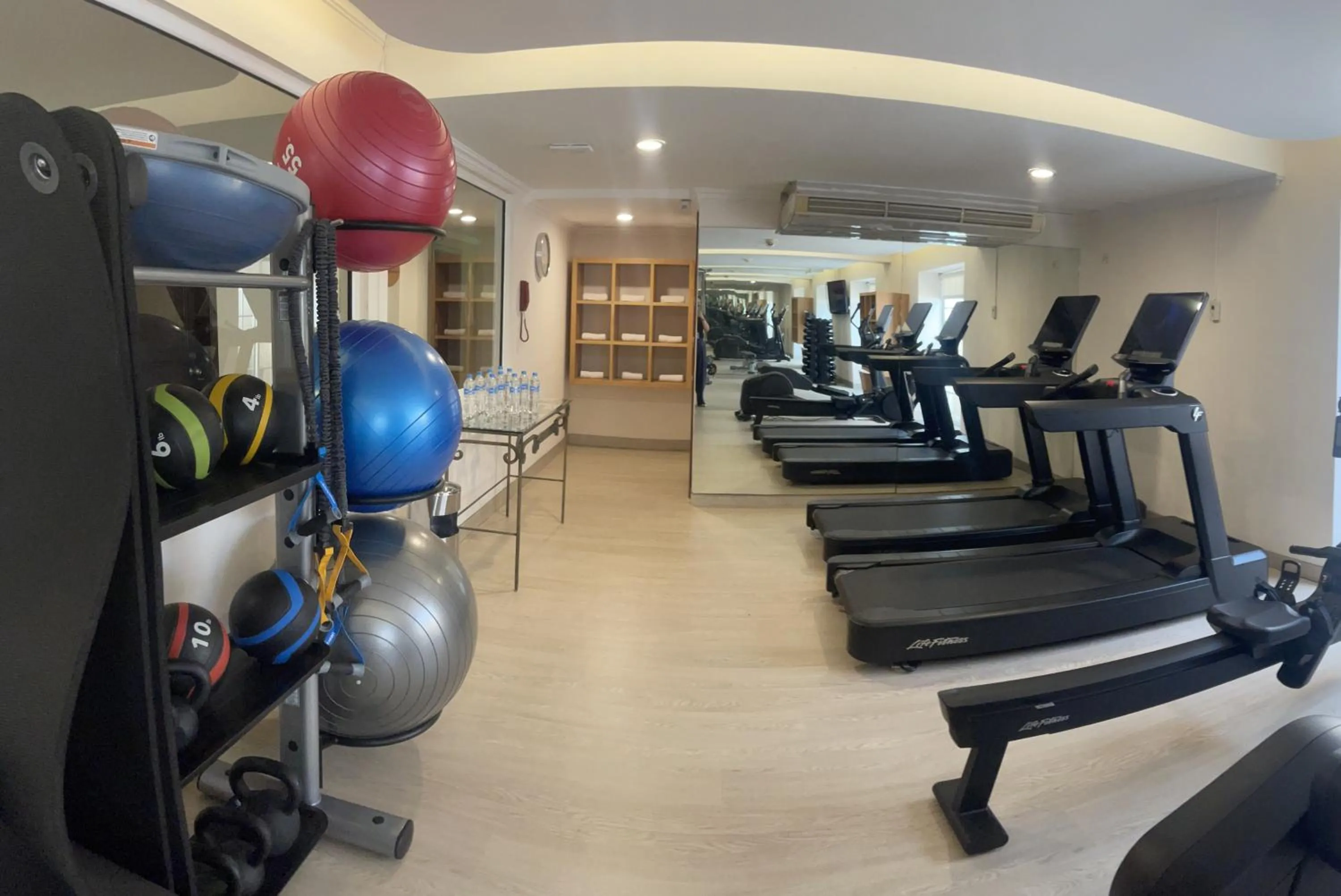 Fitness centre/facilities in Villa Mercedes Curio Collection By Hilton