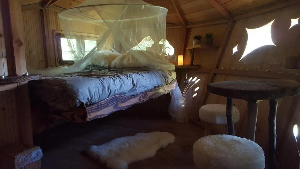 Bedroom, Bed in Le Domaine de Wail - Legends Resort