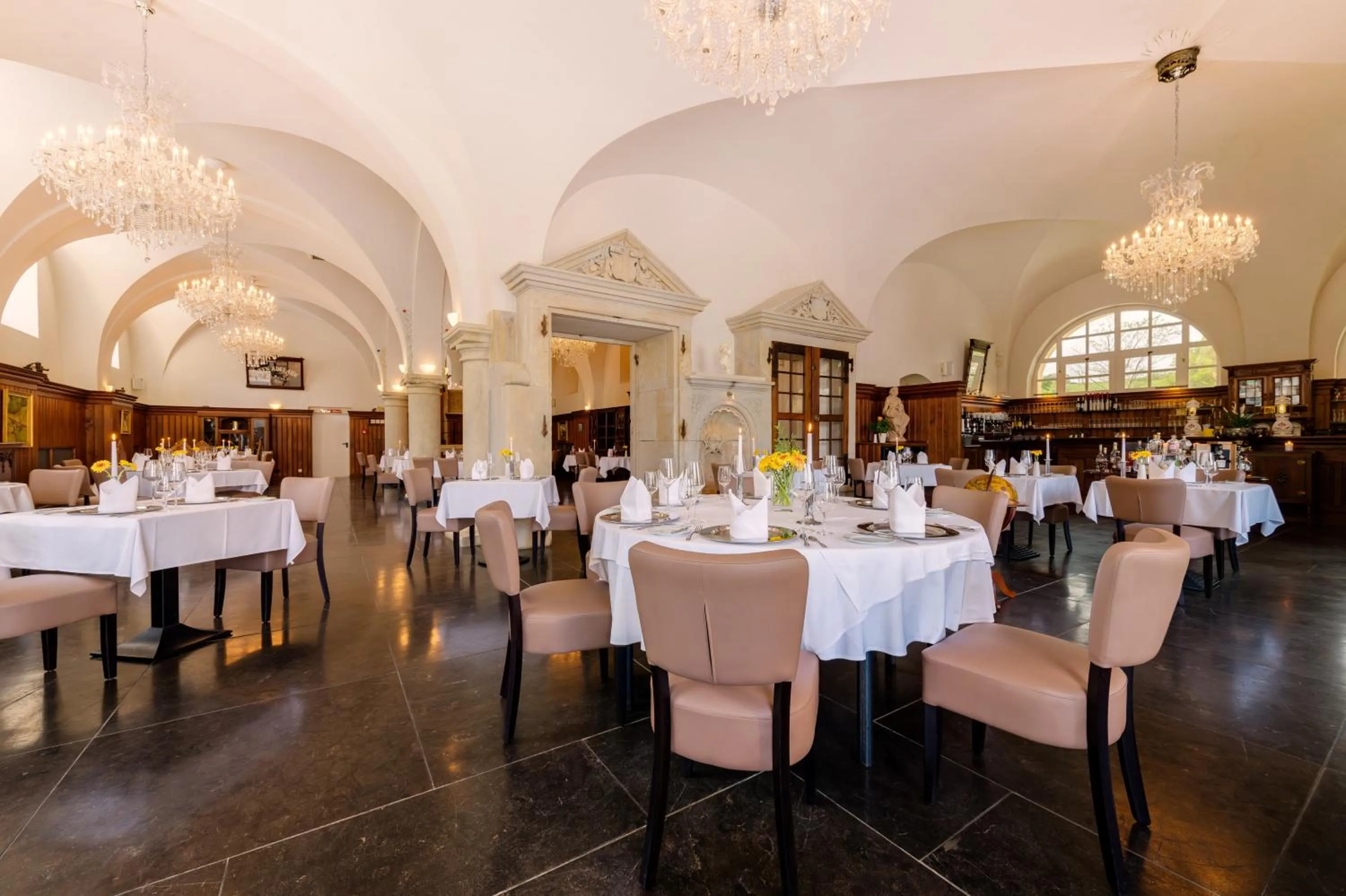 Restaurant/places to eat in Schloss Purschenstein