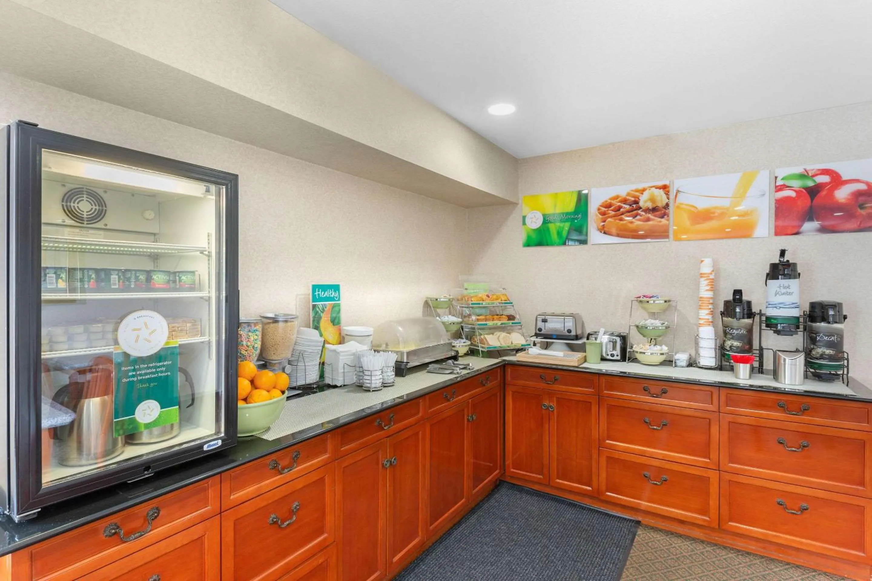 Restaurant/places to eat in Quality Inn & Suites Oceanside Near Camp Pendleton