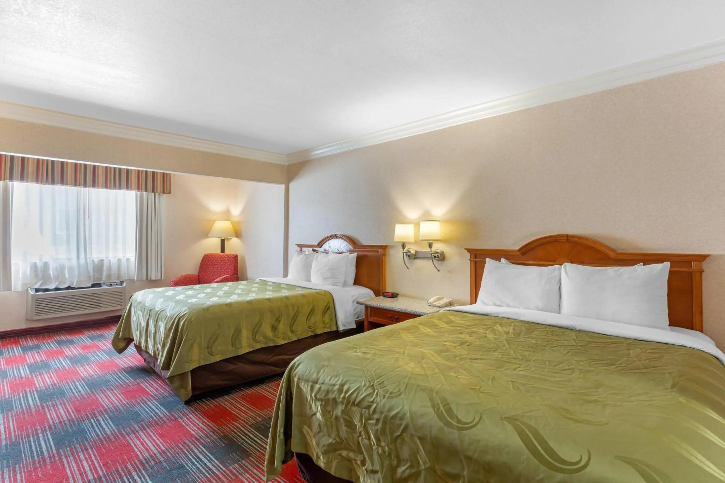 Bedroom, Bed in Quality Inn & Suites Oceanside Near Camp Pendleton