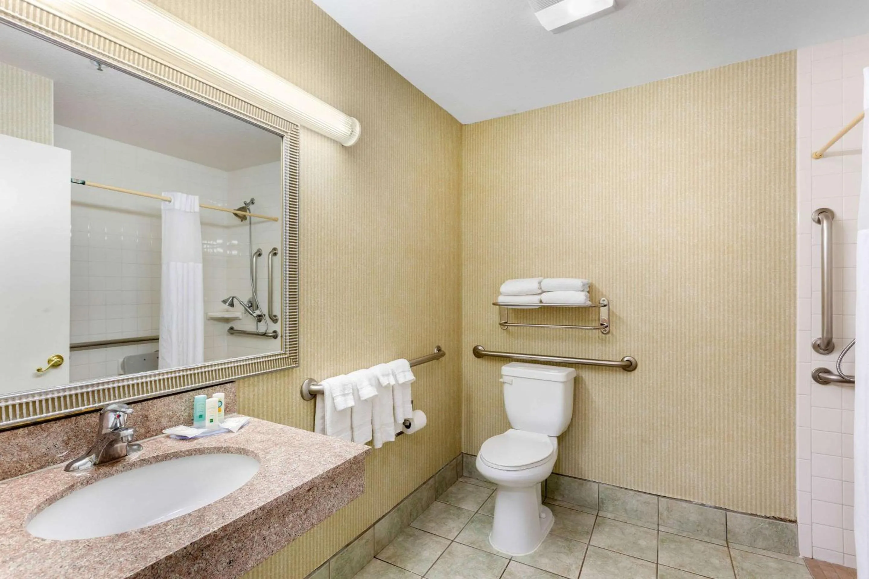 Bathroom in Quality Inn & Suites Oceanside Near Camp Pendleton