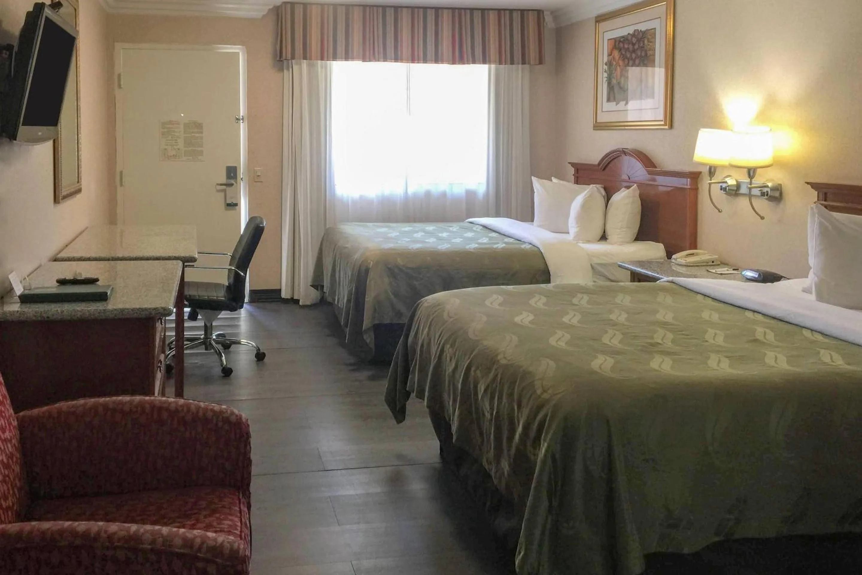 Bedroom, Bed in Quality Inn & Suites Oceanside Near Camp Pendleton