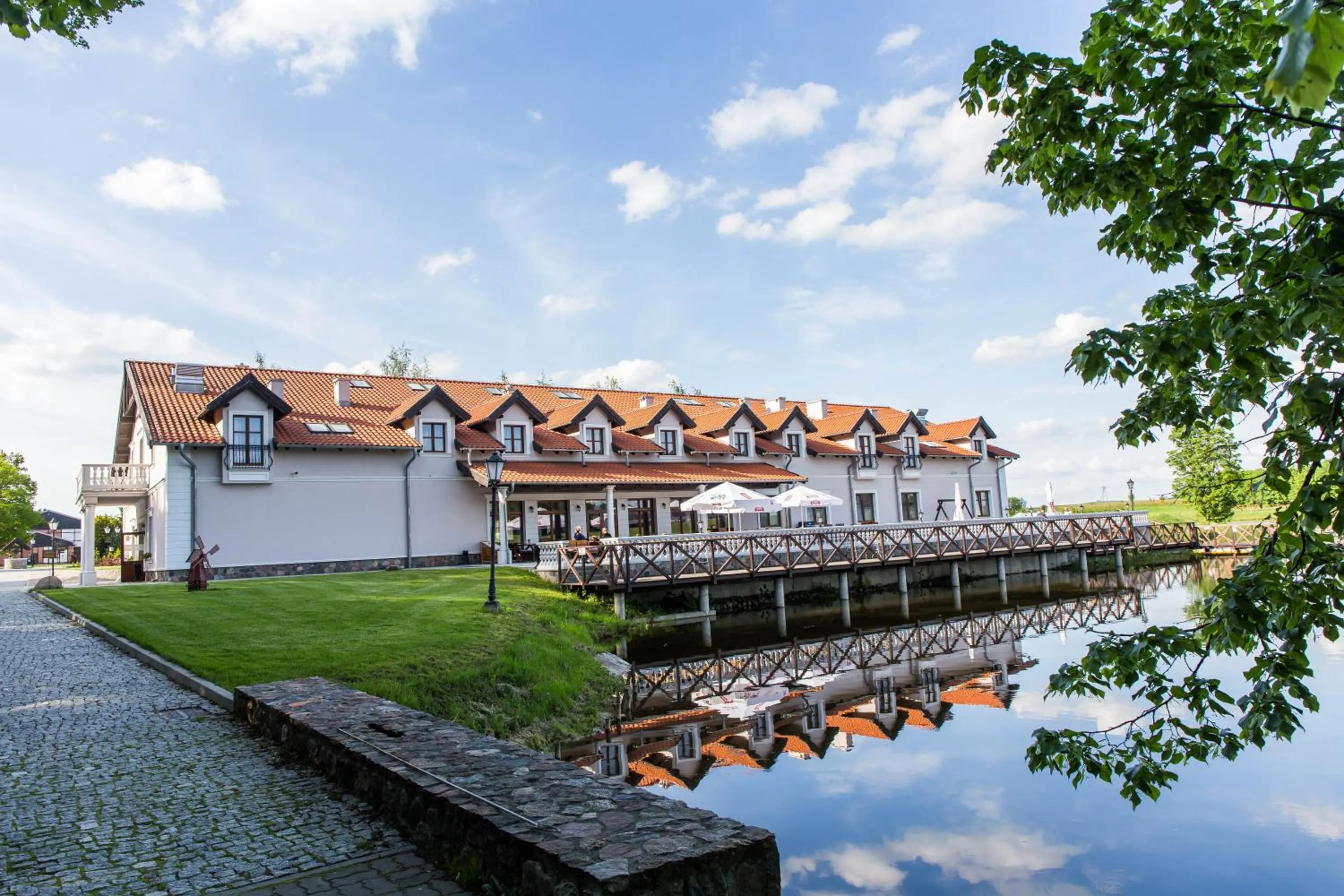 Restaurant/places to eat in Palac Mortegi Hotel & SPA- Restauracja Szlachecka, SPA, Basen, Sauny, Jazda Konna, Mini Zoo- Luksus, Relaks i Przyroda w jednym!