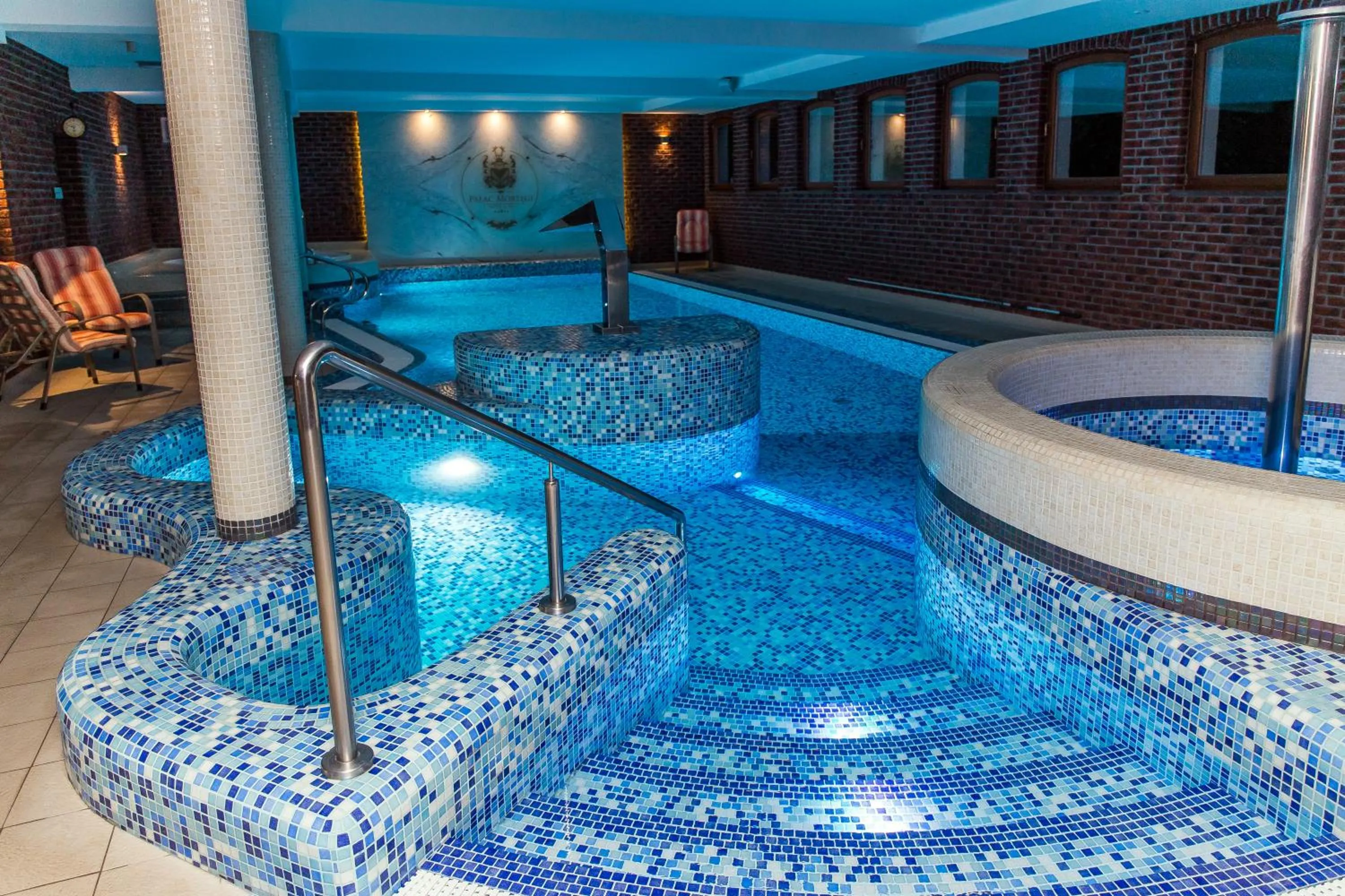 Swimming pool in Palac Mortegi Hotel & SPA- Restauracja Szlachecka, SPA, Basen, Sauny, Jazda Konna, Mini Zoo- Luksus, Relaks i Przyroda w jednym!