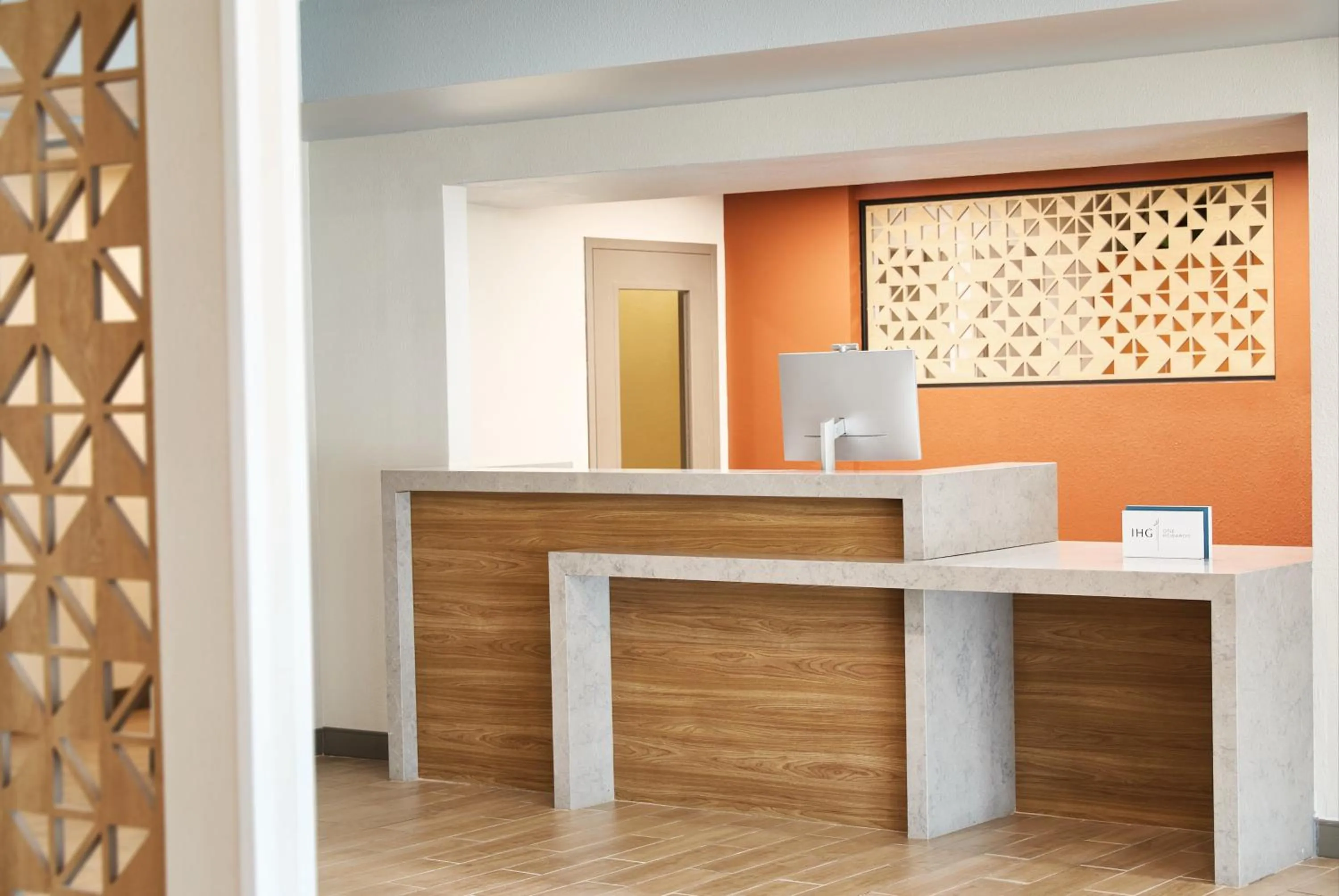 Property building in Candlewood Suites Milwaukee Airport - Oak Creek by IHG