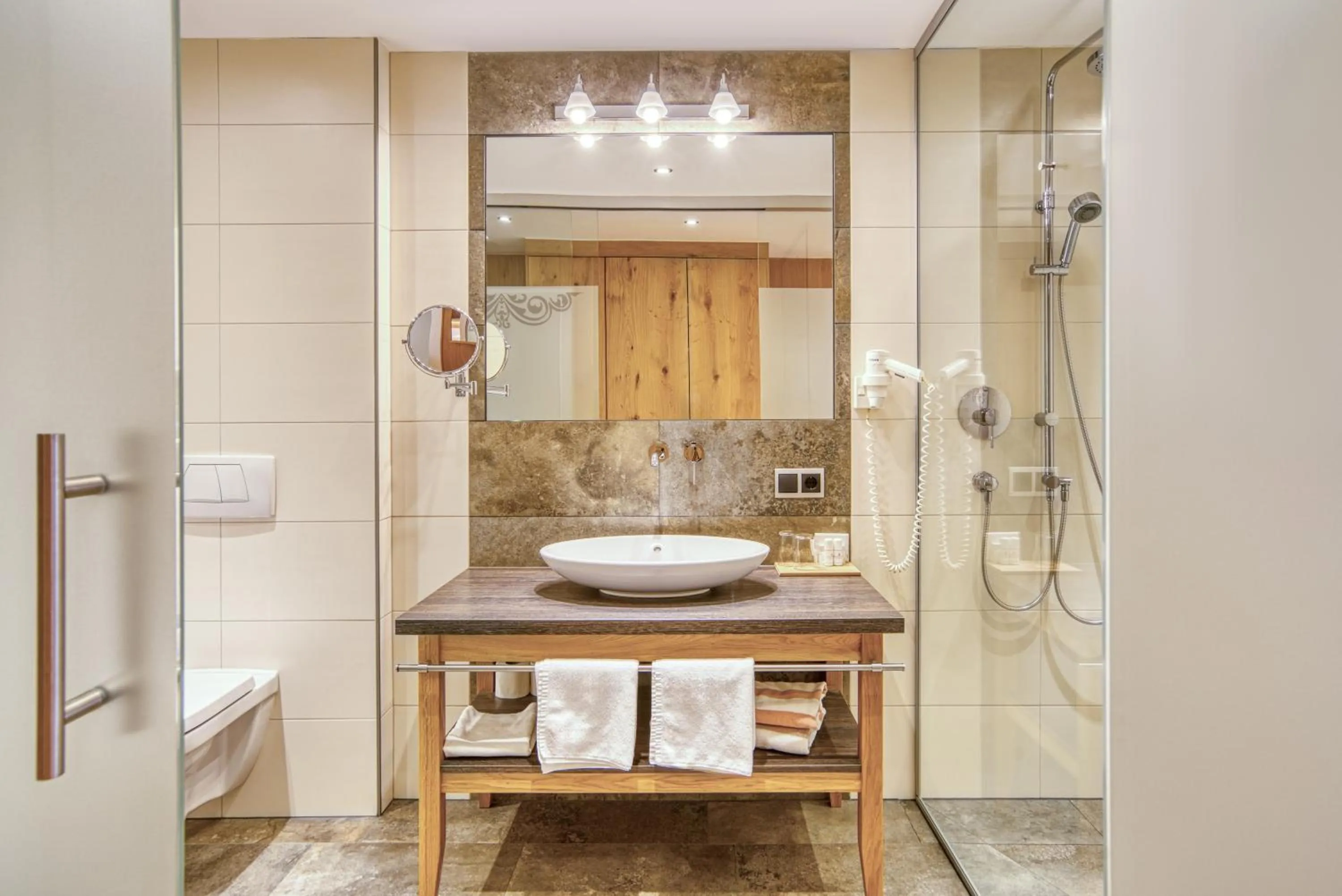 Toilet in Posthotel Kassl 4-Sterne-Superior