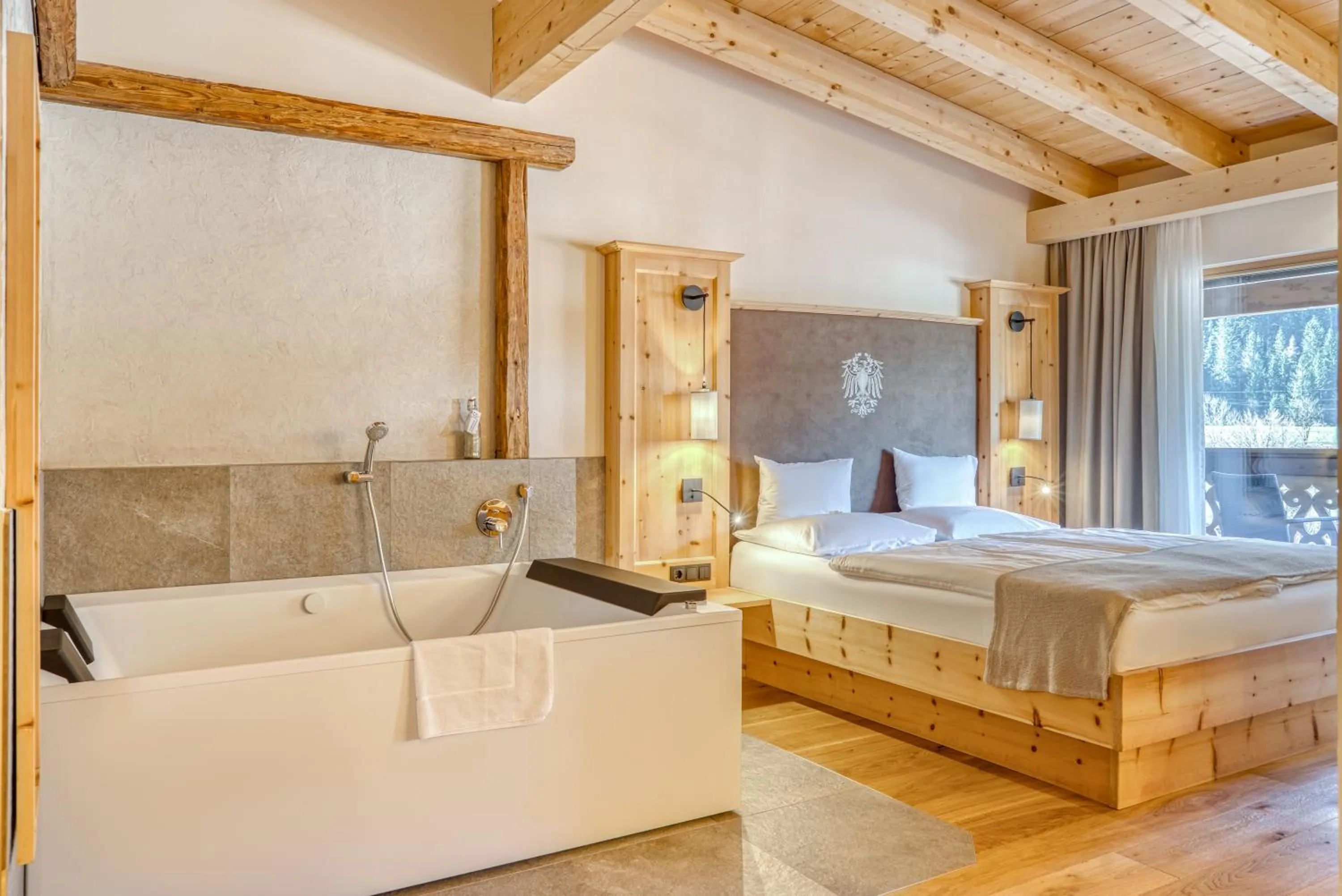 Suite with Mountain View - single occupancy in Posthotel Kassl 4-Sterne-Superior