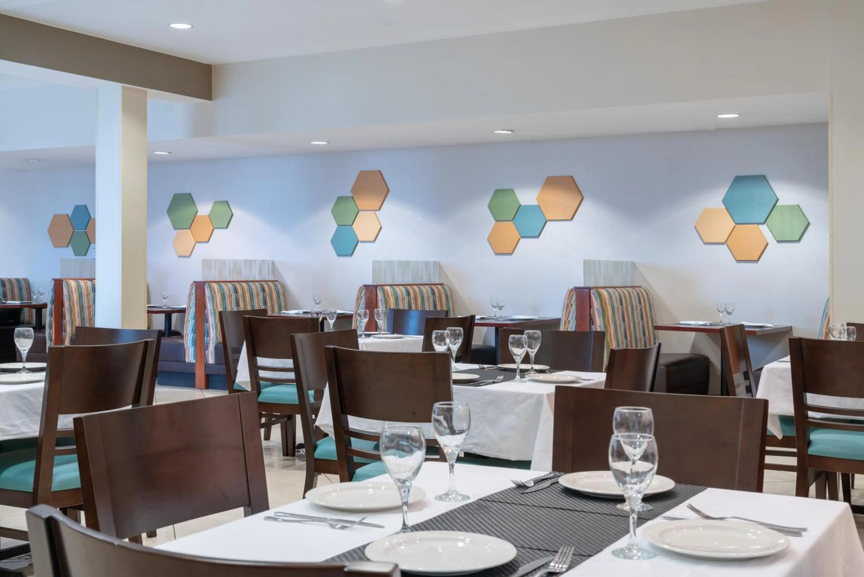 Restaurant/places to eat in Holiday Inn Manassas - Battlefield by IHG