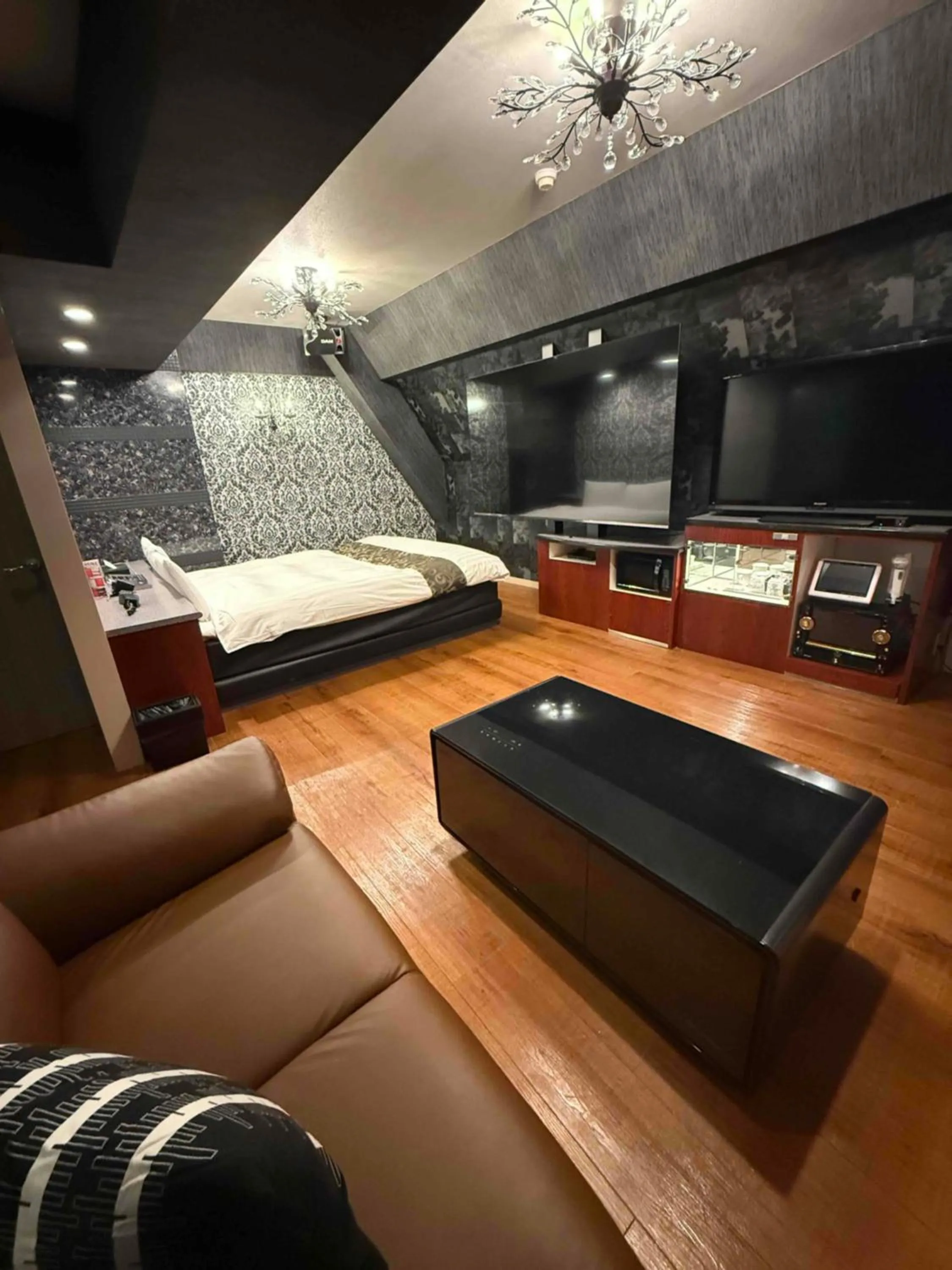 Bed in Nuda by H-Seven (Adult Only)