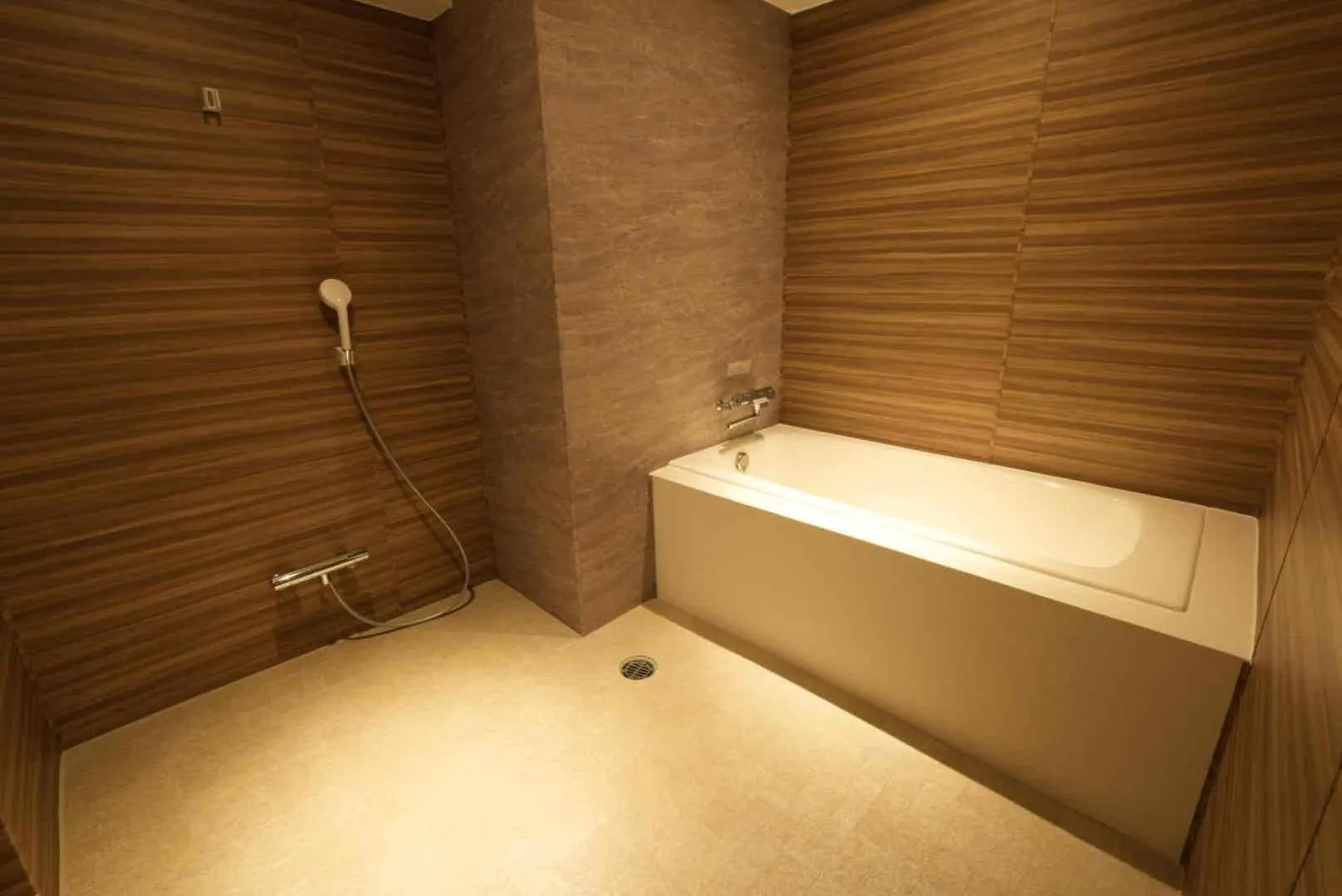 Nuda by H-Seven (Adult Only)