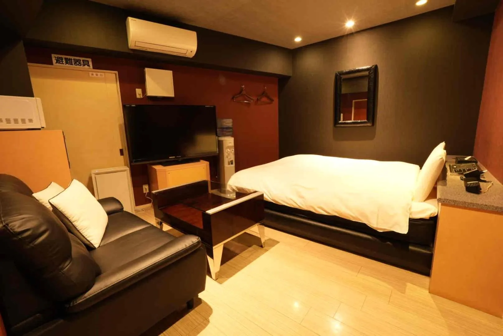 Bed in Nuda by H-Seven (Adult Only)